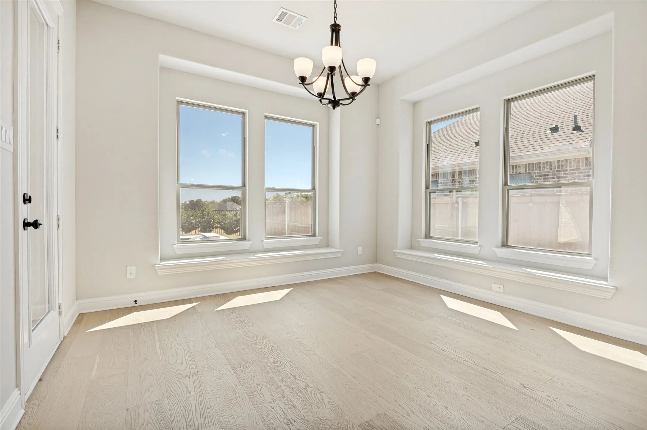 Single Family Residence For Sale in Ellis County , 3266 Arbor Grove Trail, Midlothian, Texas 76065, 4 Bedroom, 2 Bathroom, 3 Garage spaces, 2,371 Sqft, built in 2023, mls#21357375, Real Estate Agent in Midlothian, Homes For Sale in Ellis county, Homes For Sale in Midlothian, Realtor in Midlothian Texas, Real Estate Brokerage Independent Realty Texas, Luminita Cordes Realtor