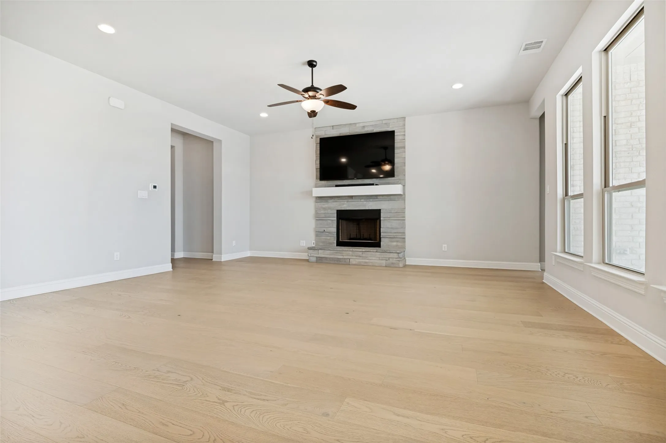 Single Family Residence For Sale in Ellis County , 3266 Arbor Grove Trail, Midlothian, Texas 76065, 4 Bedroom, 2 Bathroom, 3 Garage spaces, 2,371 Sqft, built in 2023, mls#21357375, Real Estate Agent in Midlothian, Homes For Sale in Ellis county, Homes For Sale in Midlothian, Realtor in Midlothian Texas, Real Estate Brokerage Independent Realty Texas, Luminita Cordes Realtor