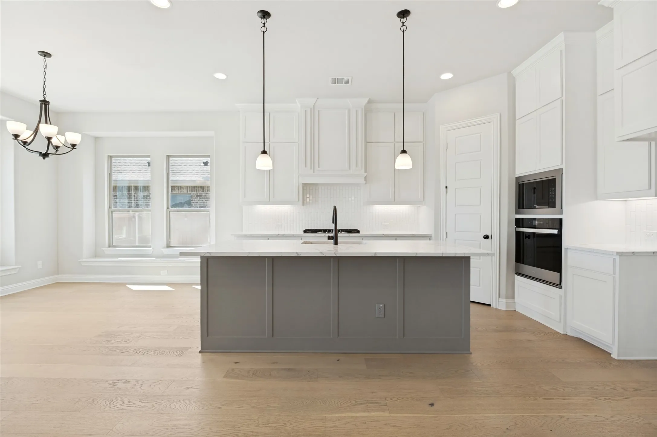 Single Family Residence For Sale in Ellis County , 3266 Arbor Grove Trail, Midlothian, Texas 76065, 4 Bedroom, 2 Bathroom, 3 Garage spaces, 2,371 Sqft, built in 2023, mls#21357375, Real Estate Agent in Midlothian, Homes For Sale in Ellis county, Homes For Sale in Midlothian, Realtor in Midlothian Texas, Real Estate Brokerage Independent Realty Texas, Luminita Cordes Realtor