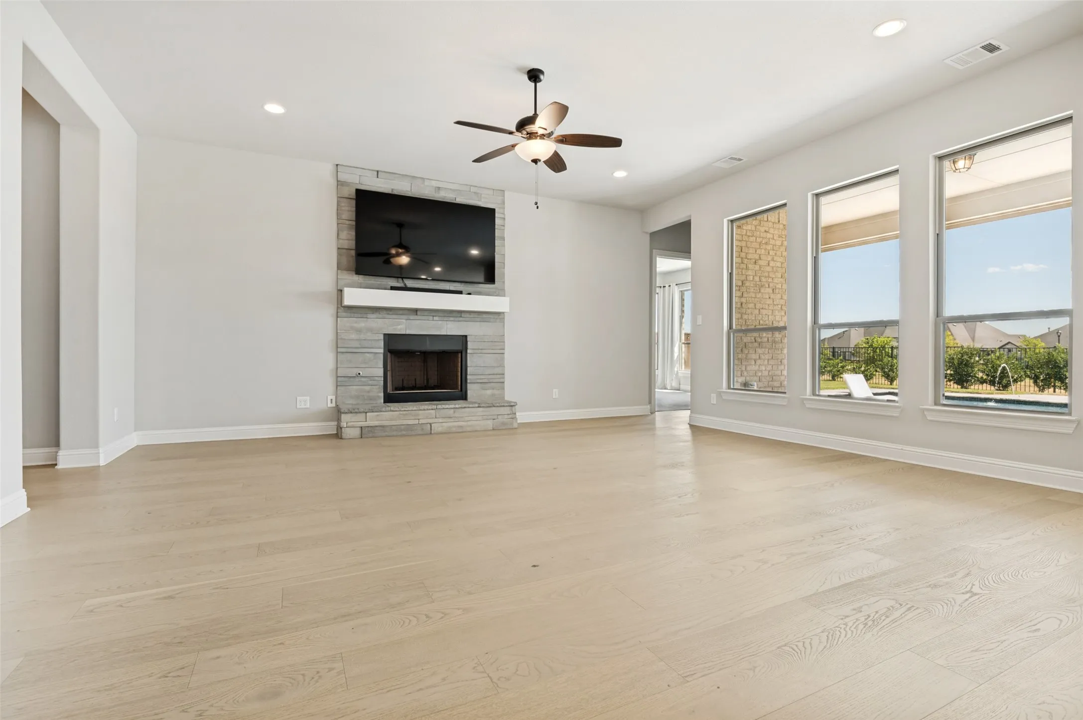 Single Family Residence For Sale in Ellis County , 3266 Arbor Grove Trail, Midlothian, Texas 76065, 4 Bedroom, 2 Bathroom, 3 Garage spaces, 2,371 Sqft, built in 2023, mls#21357375, Real Estate Agent in Midlothian, Homes For Sale in Ellis county, Homes For Sale in Midlothian, Realtor in Midlothian Texas, Real Estate Brokerage Independent Realty Texas, Luminita Cordes Realtor