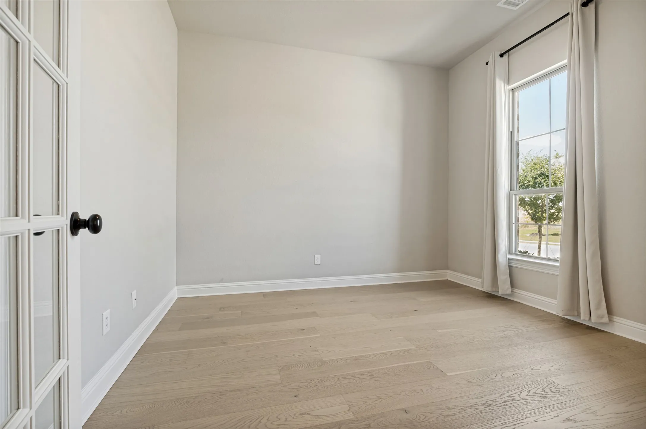 Single Family Residence For Sale in Ellis County , 3266 Arbor Grove Trail, Midlothian, Texas 76065, 4 Bedroom, 2 Bathroom, 3 Garage spaces, 2,371 Sqft, built in 2023, mls#21357375, Real Estate Agent in Midlothian, Homes For Sale in Ellis county, Homes For Sale in Midlothian, Realtor in Midlothian Texas, Real Estate Brokerage Independent Realty Texas, Luminita Cordes Realtor