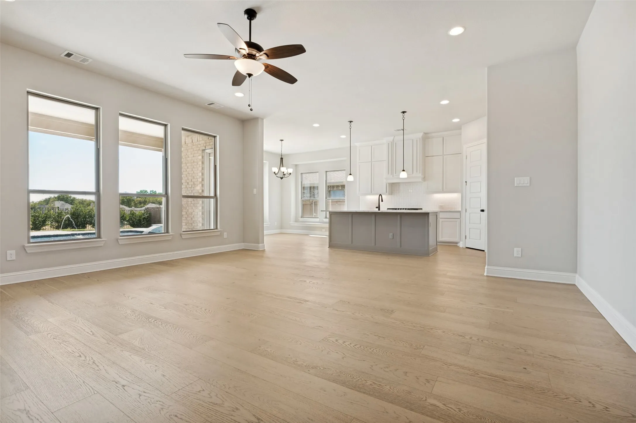 Single Family Residence For Sale in Ellis County , 3266 Arbor Grove Trail, Midlothian, Texas 76065, 4 Bedroom, 2 Bathroom, 3 Garage spaces, 2,371 Sqft, built in 2023, mls#21357375, Real Estate Agent in Midlothian, Homes For Sale in Ellis county, Homes For Sale in Midlothian, Realtor in Midlothian Texas, Real Estate Brokerage Independent Realty Texas, Luminita Cordes Realtor