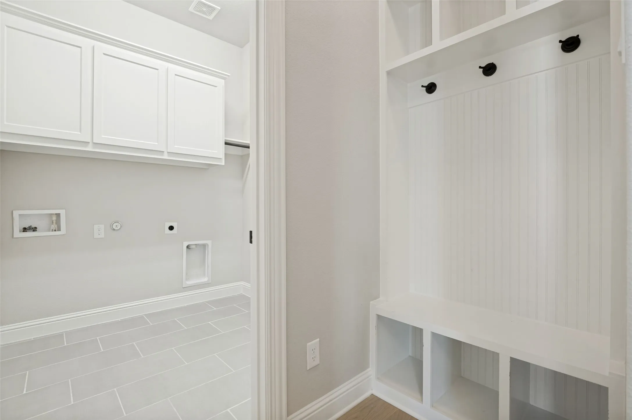 Single Family Residence For Sale in Ellis County , 3266 Arbor Grove Trail, Midlothian, Texas 76065, 4 Bedroom, 2 Bathroom, 3 Garage spaces, 2,371 Sqft, built in 2023, mls#21357375, Real Estate Agent in Midlothian, Homes For Sale in Ellis county, Homes For Sale in Midlothian, Realtor in Midlothian Texas, Real Estate Brokerage Independent Realty Texas, Luminita Cordes Realtor