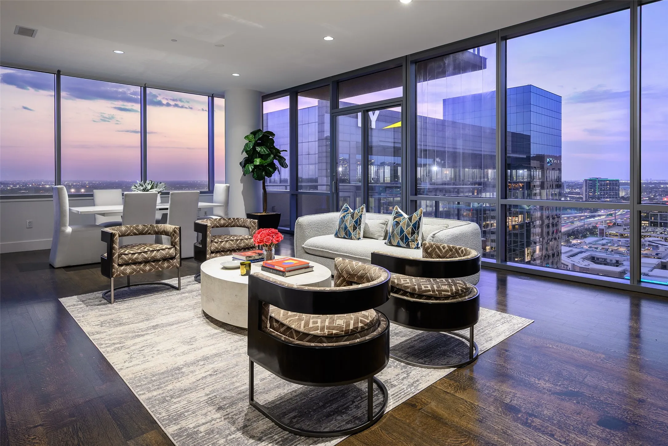 Condominium For Sale in Dallas County , 2200 Victory Avenue 2007, Dallas, Texas 75219, 2 Bedroom, 3 Bathroom, 2 Garage spaces, 1,807 Sqft, built in 2007, mls#21358664, Real Estate Agent in Dallas, Homes For Sale in Dallas county, Homes For Sale in Dallas, Realtor in Dallas Texas, Real Estate Brokerage Independent Realty Texas, Luminita Cordes Realtor