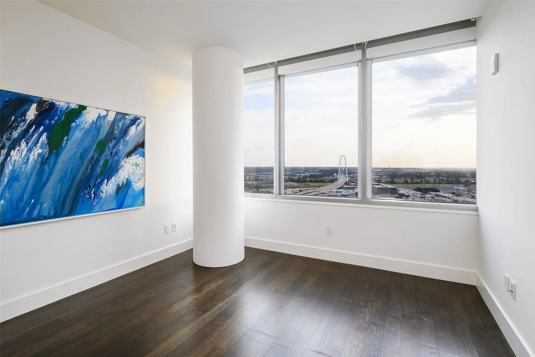 Condominium For Sale in Dallas County , 2200 Victory Avenue 2007, Dallas, Texas 75219, 2 Bedroom, 3 Bathroom, 2 Garage spaces, 1,807 Sqft, built in 2007, mls#21358664, Real Estate Agent in Dallas, Homes For Sale in Dallas county, Homes For Sale in Dallas, Realtor in Dallas Texas, Real Estate Brokerage Independent Realty Texas, Luminita Cordes Realtor