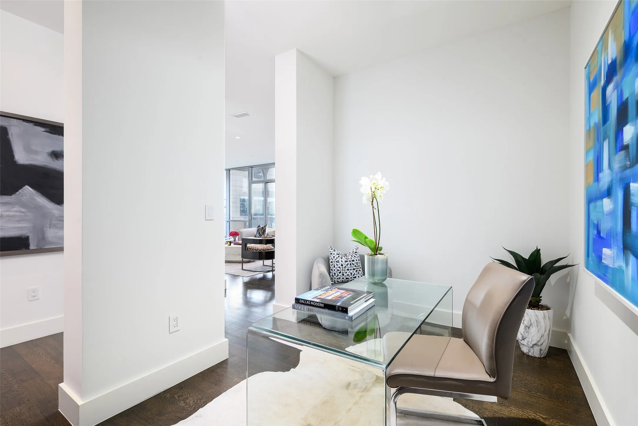 Condominium For Sale in Dallas County , 2200 Victory Avenue 2007, Dallas, Texas 75219, 2 Bedroom, 3 Bathroom, 2 Garage spaces, 1,807 Sqft, built in 2007, mls#21358664, Real Estate Agent in Dallas, Homes For Sale in Dallas county, Homes For Sale in Dallas, Realtor in Dallas Texas, Real Estate Brokerage Independent Realty Texas, Luminita Cordes Realtor