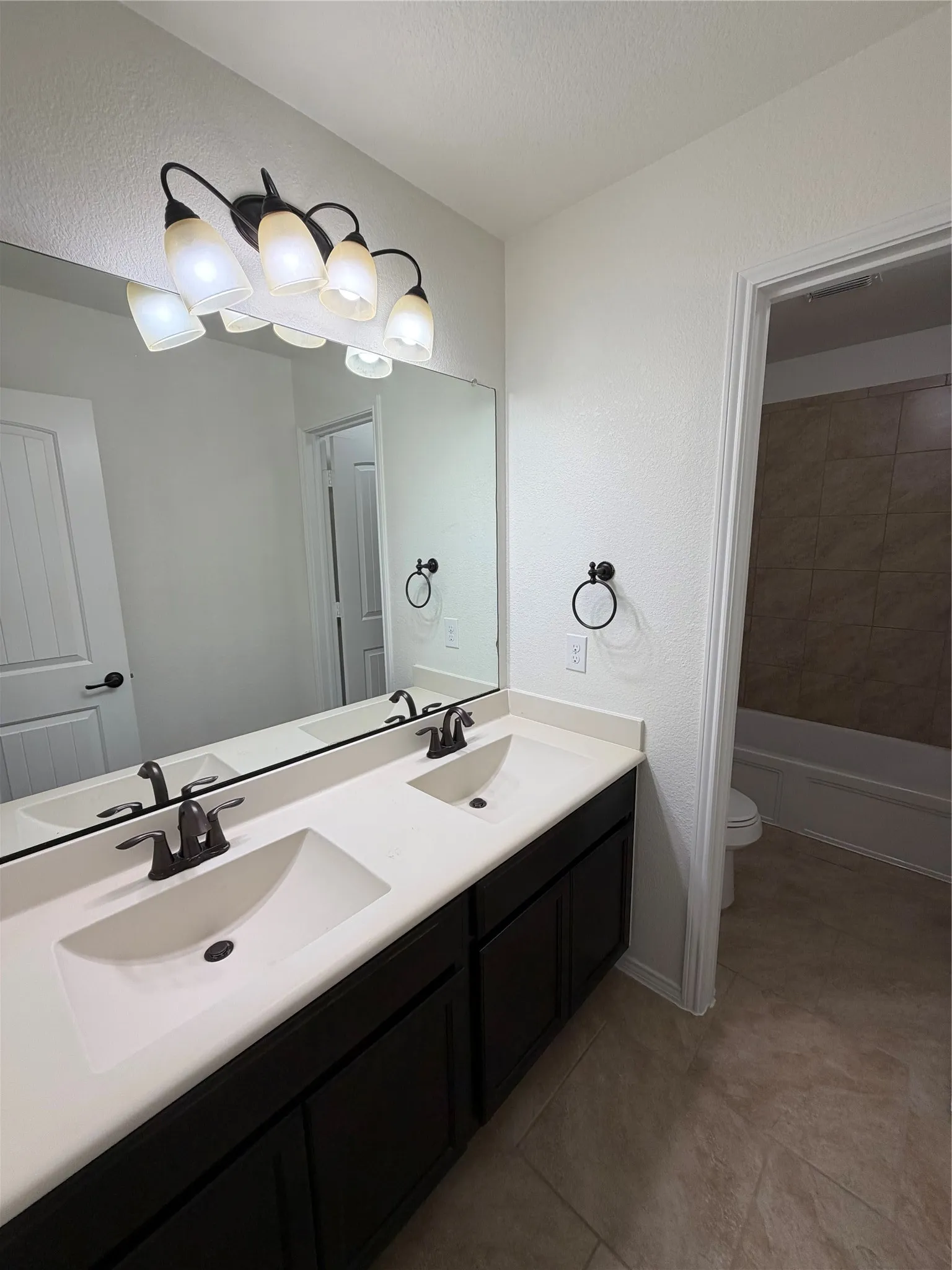 Single Family Residence For Rent in Denton County , 11808 Kurth Drive, Frisco, Texas 75036, 4 Bedroom, 3 Bathroom, 2 Garage spaces, 2,573 Sqft, built in 2015, Price $3,000, mls#21358982, Real Estate Agent in Frisco, Homes For Rent in Denton county, Homes For Rent in Frisco, Realtor in Frisco Texas, Real Estate Brokerage Independent Realty Texas, Luminita Cordes Realtor