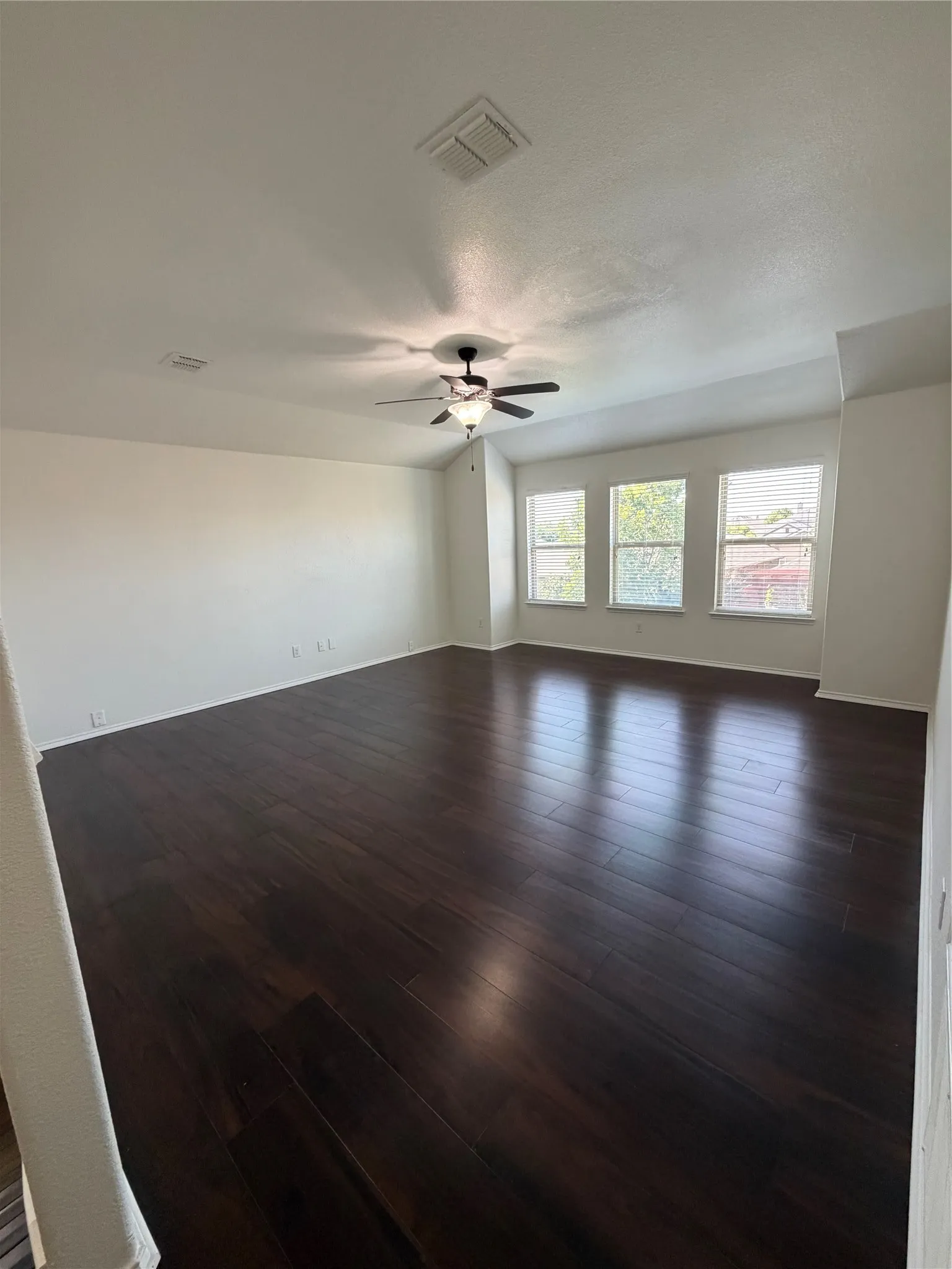 Single Family Residence For Rent in Denton County , 11808 Kurth Drive, Frisco, Texas 75036, 4 Bedroom, 3 Bathroom, 2 Garage spaces, 2,573 Sqft, built in 2015, Price $3,000, mls#21358982, Real Estate Agent in Frisco, Homes For Rent in Denton county, Homes For Rent in Frisco, Realtor in Frisco Texas, Real Estate Brokerage Independent Realty Texas, Luminita Cordes Realtor