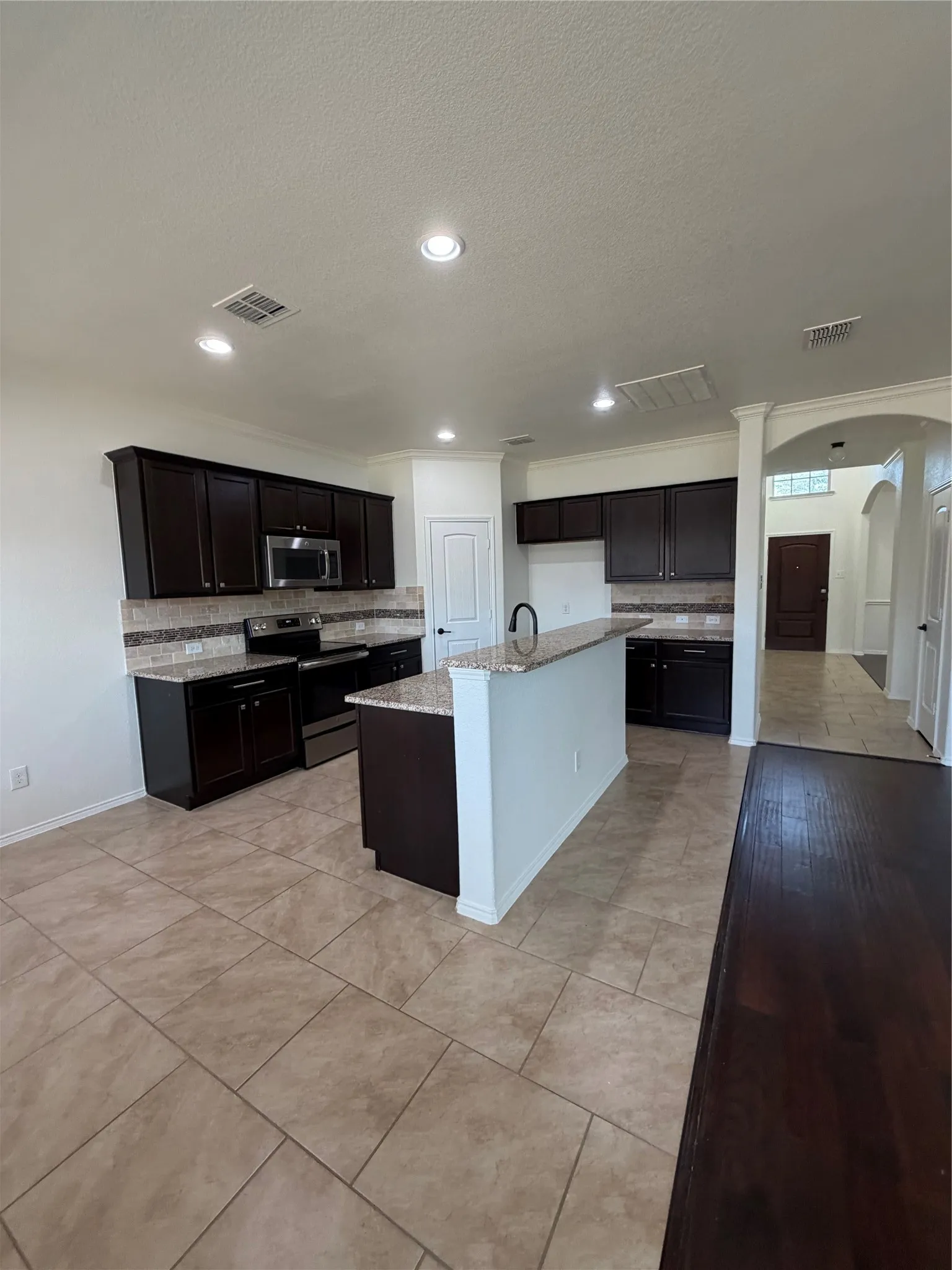 Single Family Residence For Rent in Denton County , 11808 Kurth Drive, Frisco, Texas 75036, 4 Bedroom, 3 Bathroom, 2 Garage spaces, 2,573 Sqft, built in 2015, Price $3,000, mls#21358982, Real Estate Agent in Frisco, Homes For Rent in Denton county, Homes For Rent in Frisco, Realtor in Frisco Texas, Real Estate Brokerage Independent Realty Texas, Luminita Cordes Realtor