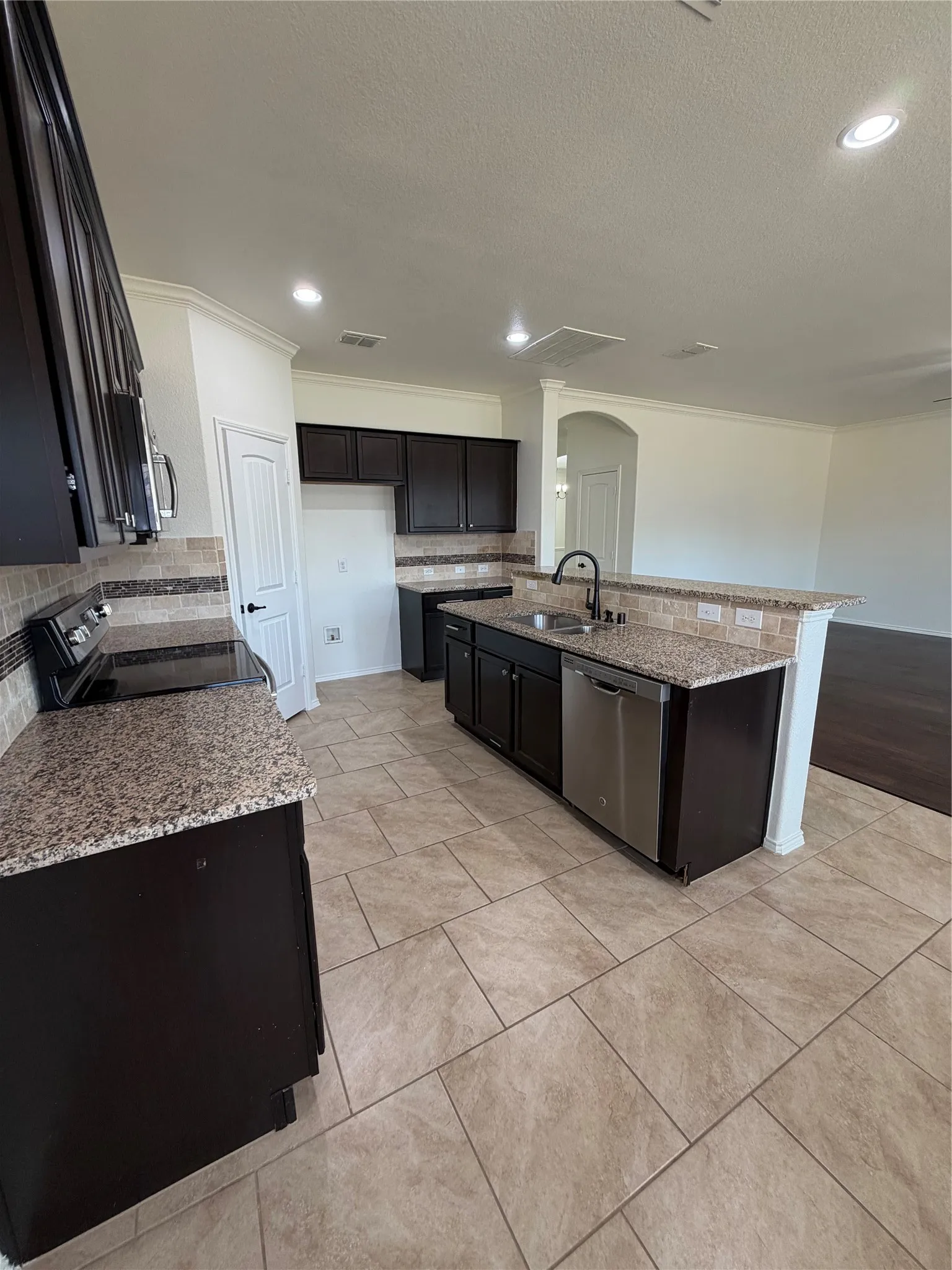 Single Family Residence For Rent in Denton County , 11808 Kurth Drive, Frisco, Texas 75036, 4 Bedroom, 3 Bathroom, 2 Garage spaces, 2,573 Sqft, built in 2015, Price $3,000, mls#21358982, Real Estate Agent in Frisco, Homes For Rent in Denton county, Homes For Rent in Frisco, Realtor in Frisco Texas, Real Estate Brokerage Independent Realty Texas, Luminita Cordes Realtor
