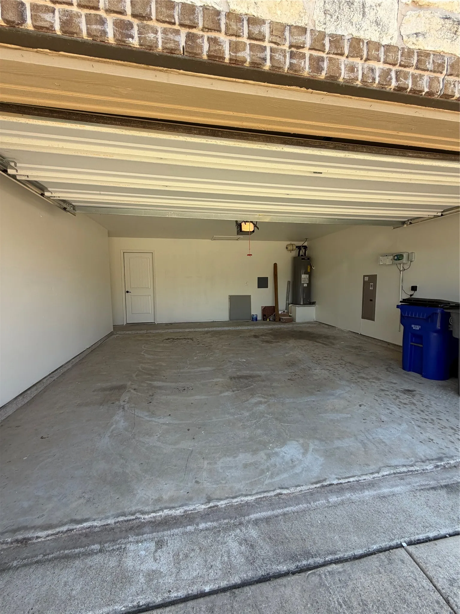Single Family Residence For Rent in Denton County , 11808 Kurth Drive, Frisco, Texas 75036, 4 Bedroom, 3 Bathroom, 2 Garage spaces, 2,573 Sqft, built in 2015, Price $3,000, mls#21358982, Real Estate Agent in Frisco, Homes For Rent in Denton county, Homes For Rent in Frisco, Realtor in Frisco Texas, Real Estate Brokerage Independent Realty Texas, Luminita Cordes Realtor