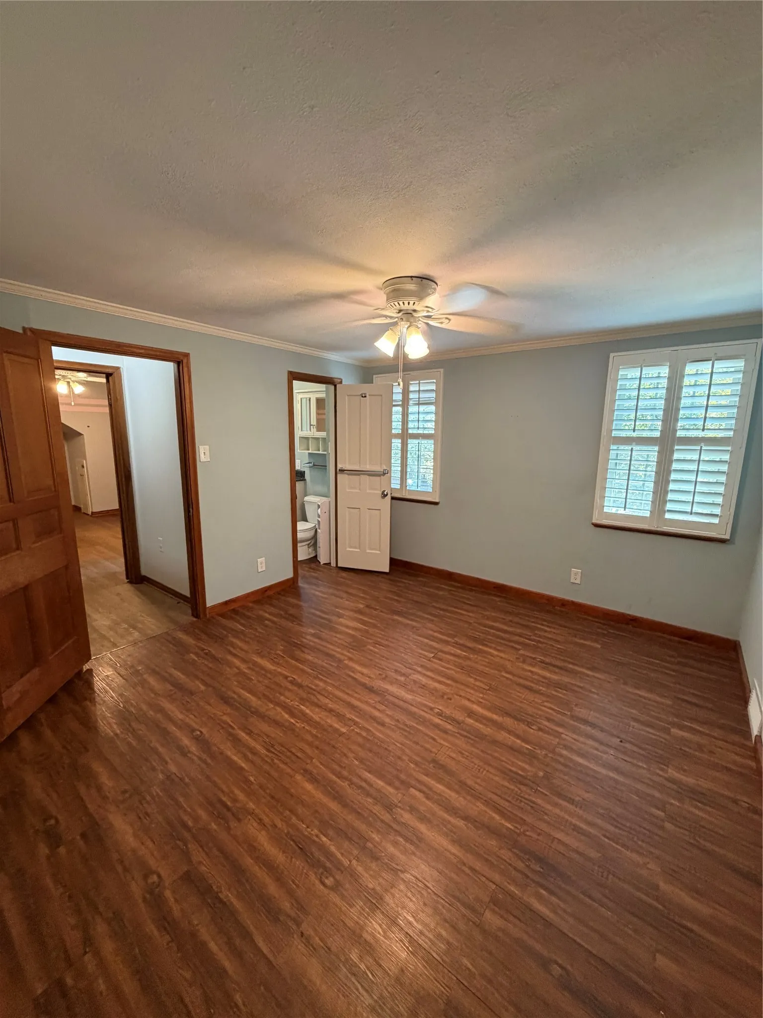 Single Family Residence For Rent in Dallas County , 6452 E Lovers Lane, Dallas, Texas 75214, 4 Bedroom, 2 Bathroom, 1 Garage spaces, 1,737 Sqft, built in 1954, mls#21359277, Real Estate Agent in Dallas, Homes For Rent in Dallas county, Homes For Rent in Dallas, Realtor in Dallas Texas, Real Estate Brokerage Independent Realty Texas, Luminita Cordes Realtor