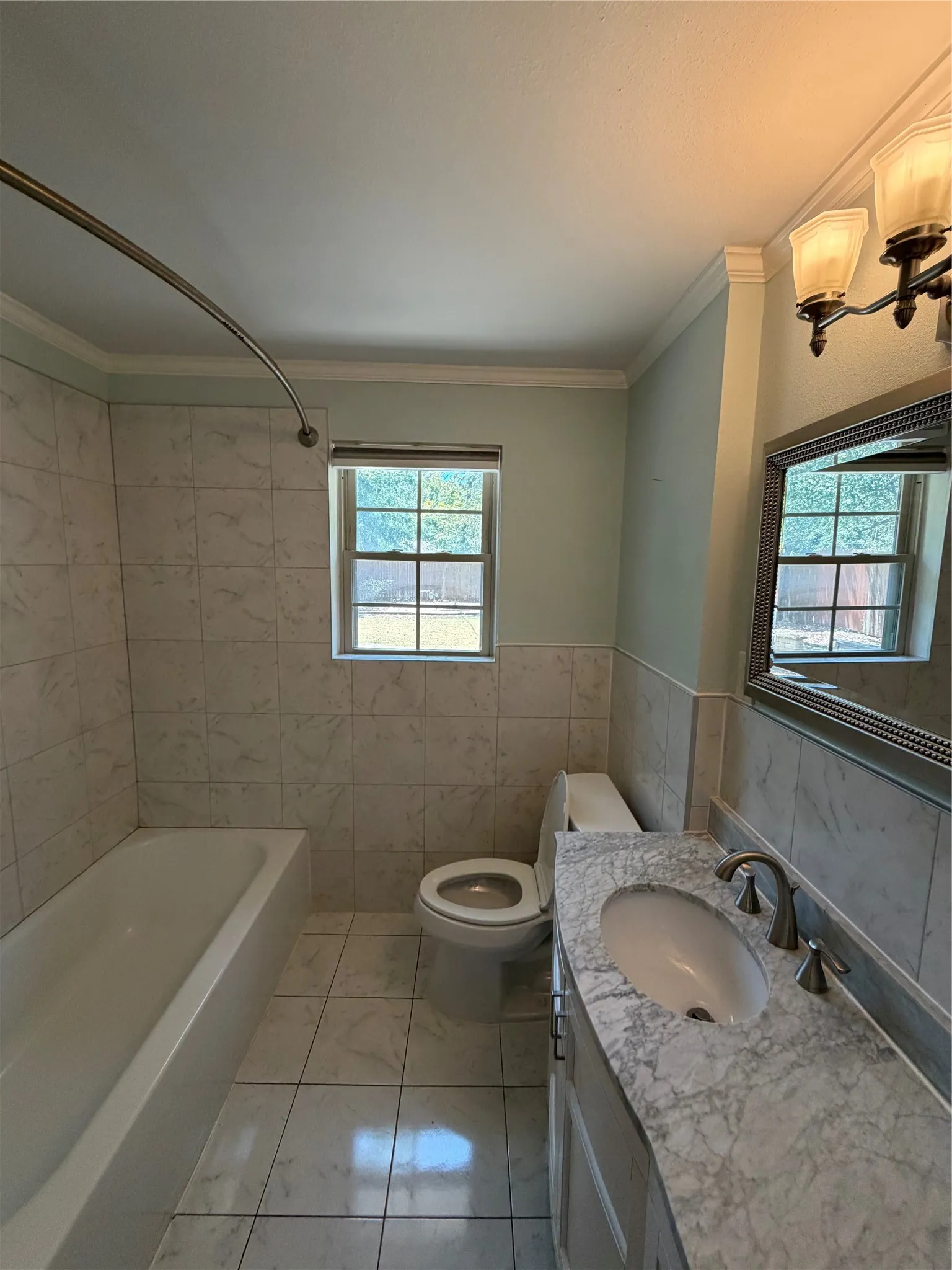 Single Family Residence For Rent in Dallas County , 6452 E Lovers Lane, Dallas, Texas 75214, 4 Bedroom, 2 Bathroom, 1 Garage spaces, 1,737 Sqft, built in 1954, mls#21359277, Real Estate Agent in Dallas, Homes For Rent in Dallas county, Homes For Rent in Dallas, Realtor in Dallas Texas, Real Estate Brokerage Independent Realty Texas, Luminita Cordes Realtor