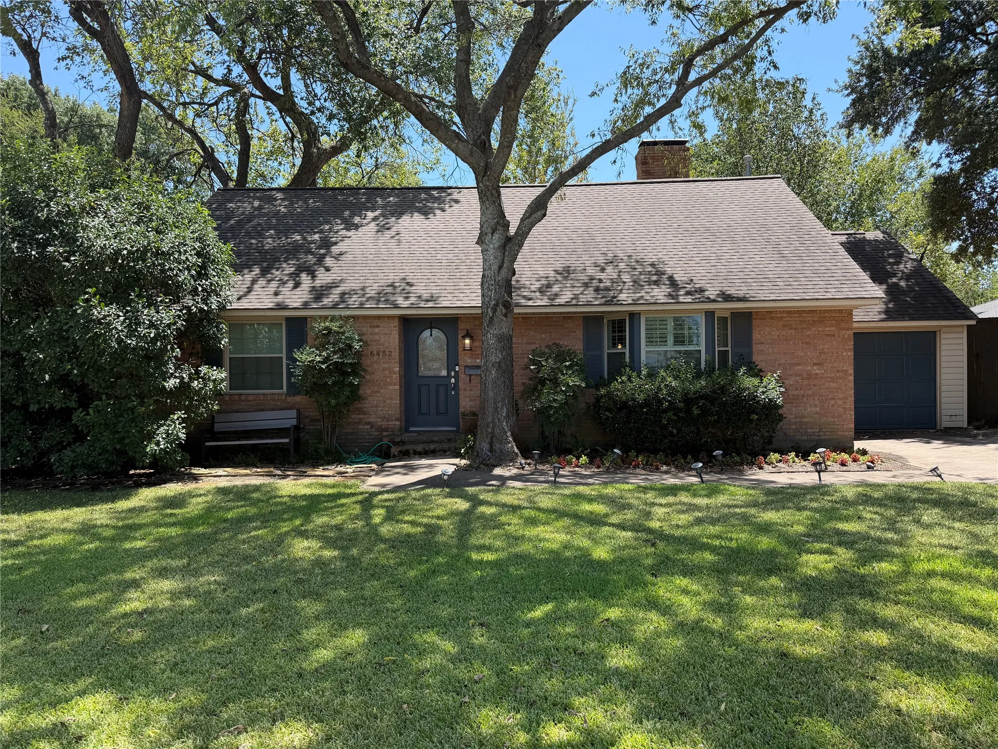 Single Family Residence For Rent in Dallas County , 6452 E Lovers Lane, Dallas, Texas 75214, 4 Bedroom, 2 Bathroom, 1 Garage spaces, 1,737 Sqft, built in 1954, mls#21359277, Real Estate Agent in Dallas, Homes For Rent in Dallas county, Homes For Rent in Dallas, Realtor in Dallas Texas, Real Estate Brokerage Independent Realty Texas, Luminita Cordes Realtor