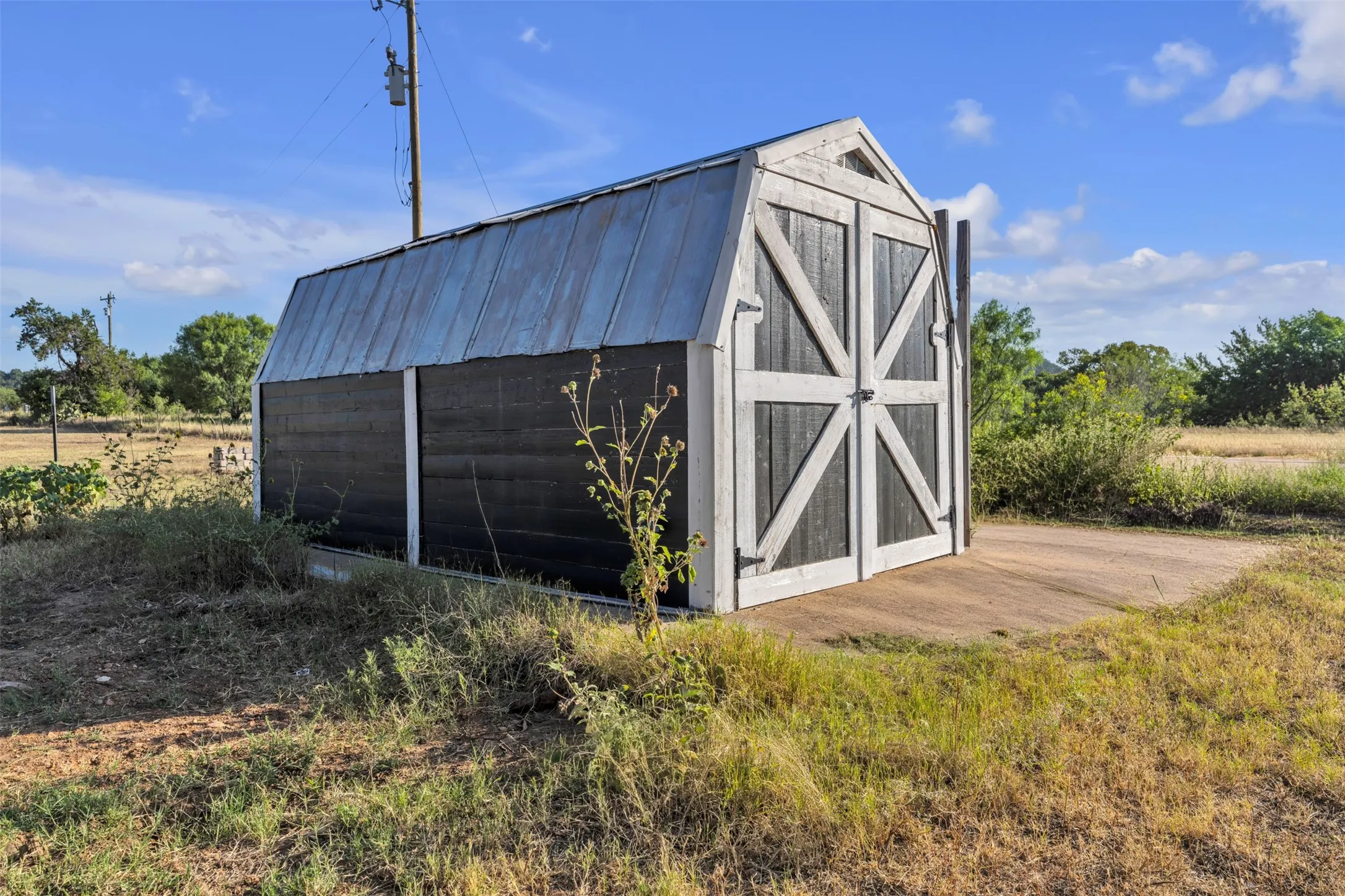 Single Family Residence For Sale in Palo Pinto County , 4080 Pleasant Valley Road, Mineral Wells, Texas 76067, 3 Bedroom, 2 Bathroom, Garage spaces, 2,419 Sqft, built in 1970, mls#21359302, Real Estate Agent in Mineral Wells, Homes For Sale in Palo Pinto county, Homes For Sale in Mineral Wells, Realtor in Mineral Wells Texas, Real Estate Brokerage Independent Realty Texas, Luminita Cordes Realtor