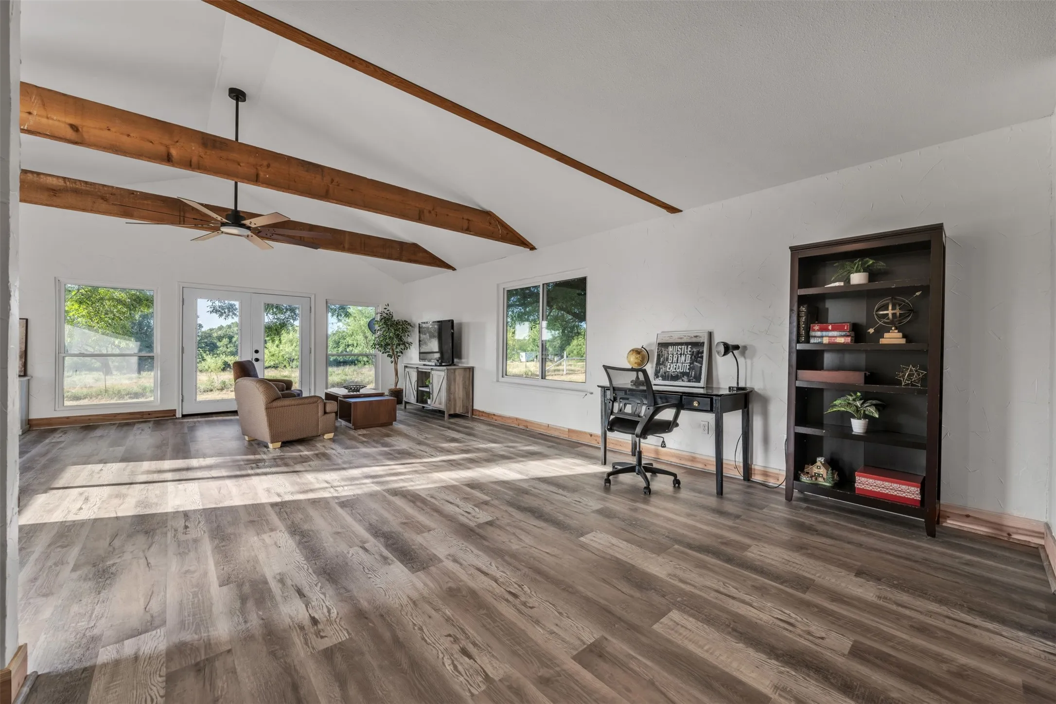 Single Family Residence For Sale in Palo Pinto County , 4080 Pleasant Valley Road, Mineral Wells, Texas 76067, 3 Bedroom, 2 Bathroom, Garage spaces, 2,419 Sqft, built in 1970, mls#21359302, Real Estate Agent in Mineral Wells, Homes For Sale in Palo Pinto county, Homes For Sale in Mineral Wells, Realtor in Mineral Wells Texas, Real Estate Brokerage Independent Realty Texas, Luminita Cordes Realtor