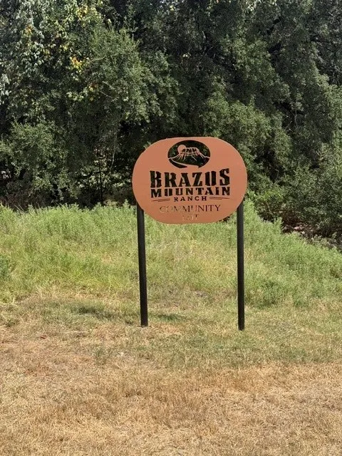 Single Family Residence For Sale in Palo Pinto County , 4080 Pleasant Valley Road, Mineral Wells, Texas 76067, 3 Bedroom, 2 Bathroom, Garage spaces, 2,419 Sqft, built in 1970, mls#21359302, Real Estate Agent in Mineral Wells, Homes For Sale in Palo Pinto county, Homes For Sale in Mineral Wells, Realtor in Mineral Wells Texas, Real Estate Brokerage Independent Realty Texas, Luminita Cordes Realtor