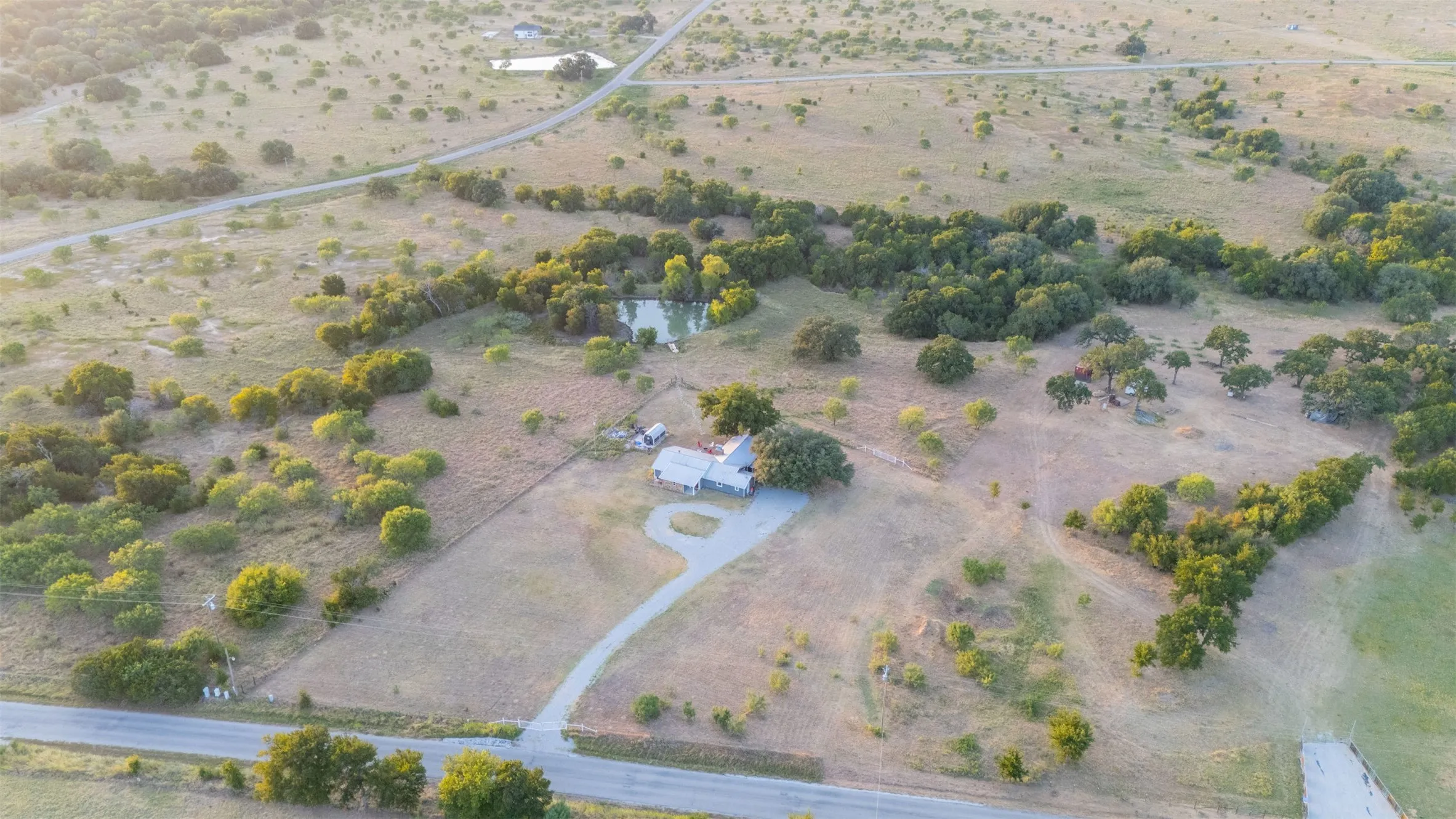 Single Family Residence For Sale in Palo Pinto County , 4080 Pleasant Valley Road, Mineral Wells, Texas 76067, 3 Bedroom, 2 Bathroom, Garage spaces, 2,419 Sqft, built in 1970, mls#21359302, Real Estate Agent in Mineral Wells, Homes For Sale in Palo Pinto county, Homes For Sale in Mineral Wells, Realtor in Mineral Wells Texas, Real Estate Brokerage Independent Realty Texas, Luminita Cordes Realtor