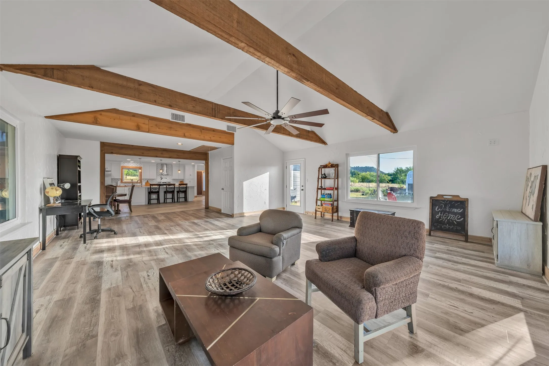 Single Family Residence For Sale in Palo Pinto County , 4080 Pleasant Valley Road, Mineral Wells, Texas 76067, 3 Bedroom, 2 Bathroom, Garage spaces, 2,419 Sqft, built in 1970, mls#21359302, Real Estate Agent in Mineral Wells, Homes For Sale in Palo Pinto county, Homes For Sale in Mineral Wells, Realtor in Mineral Wells Texas, Real Estate Brokerage Independent Realty Texas, Luminita Cordes Realtor