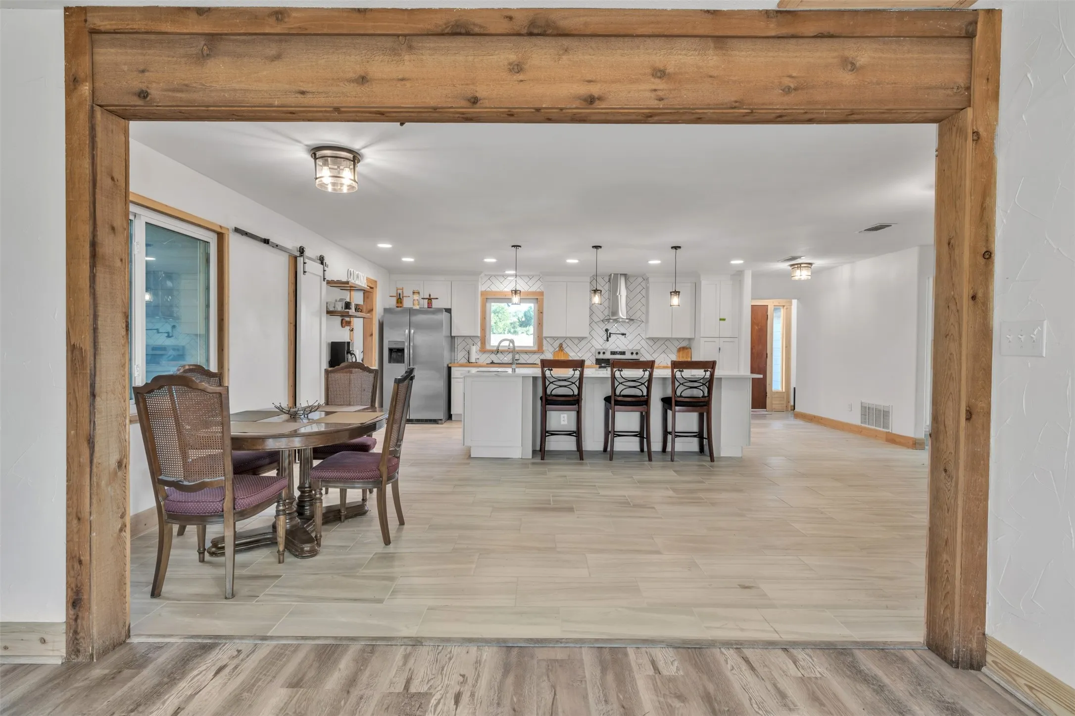 Single Family Residence For Sale in Palo Pinto County , 4080 Pleasant Valley Road, Mineral Wells, Texas 76067, 3 Bedroom, 2 Bathroom, Garage spaces, 2,419 Sqft, built in 1970, mls#21359302, Real Estate Agent in Mineral Wells, Homes For Sale in Palo Pinto county, Homes For Sale in Mineral Wells, Realtor in Mineral Wells Texas, Real Estate Brokerage Independent Realty Texas, Luminita Cordes Realtor