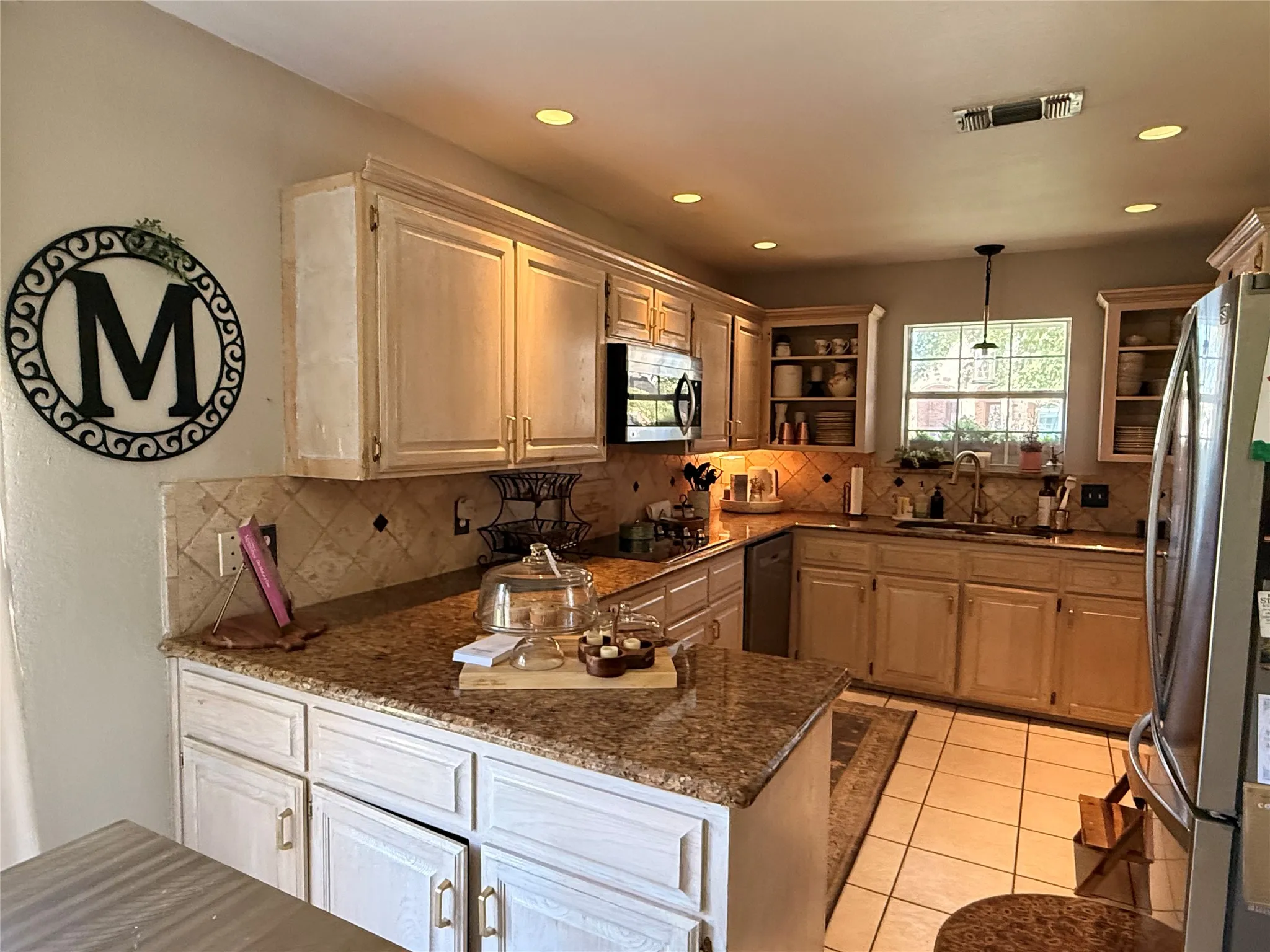 Single Family Residence For Sale in Brown County , 2710 Hunters Run, Brownwood, Texas 76801, 4 Bedroom, 3 Bathroom, 2 Garage spaces, 2,096 Sqft, built in 1996, mls#21359304, Real Estate Agent in Brownwood, Homes For Sale in Brown county, Homes For Sale in Brownwood, Realtor in Brownwood Texas, Real Estate Brokerage Independent Realty Texas, Luminita Cordes Realtor