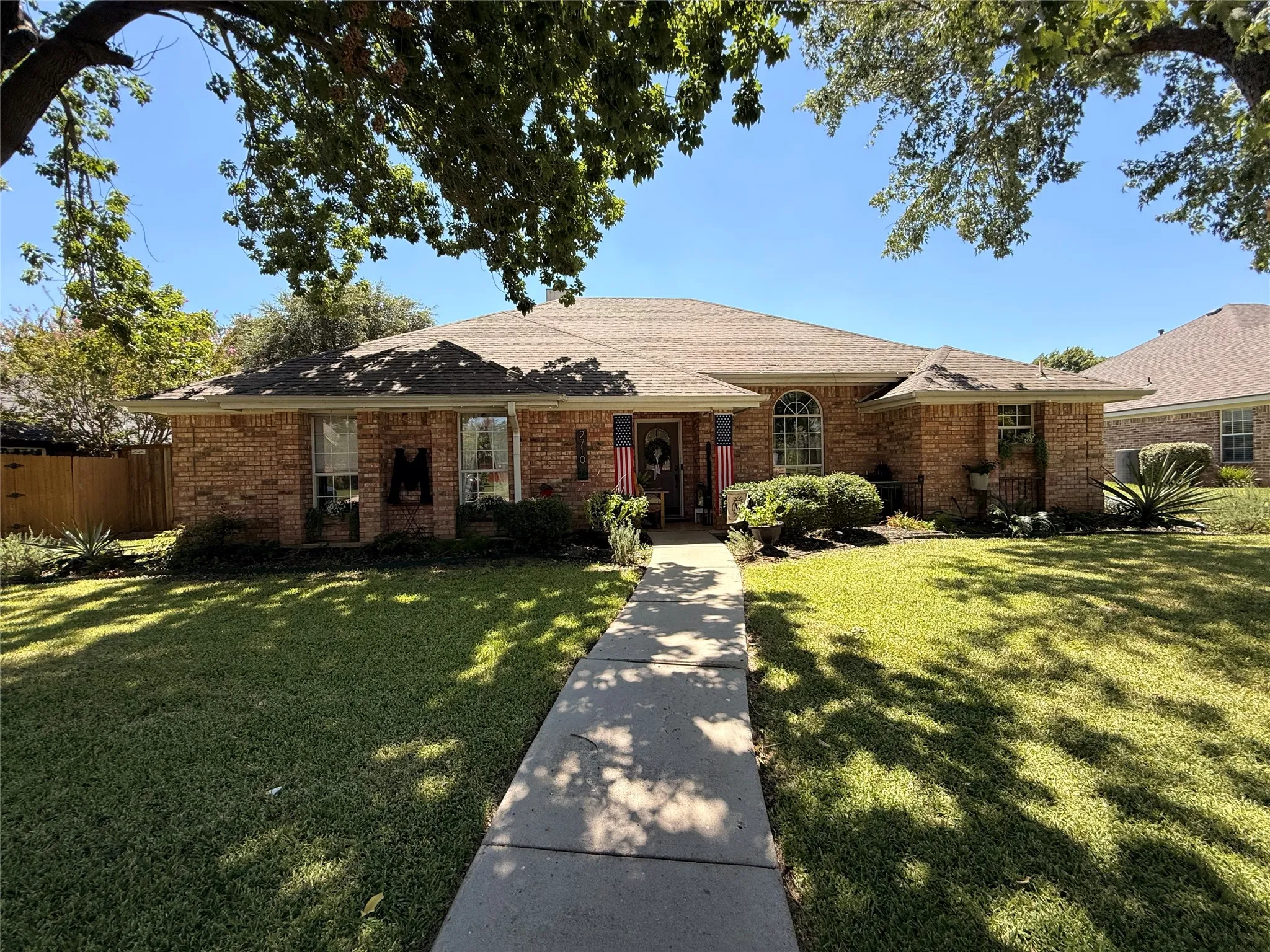 Single Family Residence For Sale in Brown County , 2710 Hunters Run, Brownwood, Texas 76801, 4 Bedroom, 3 Bathroom, 2 Garage spaces, 2,096 Sqft, built in 1996, mls#21359304, Real Estate Agent in Brownwood, Homes For Sale in Brown county, Homes For Sale in Brownwood, Realtor in Brownwood Texas, Real Estate Brokerage Independent Realty Texas, Luminita Cordes Realtor