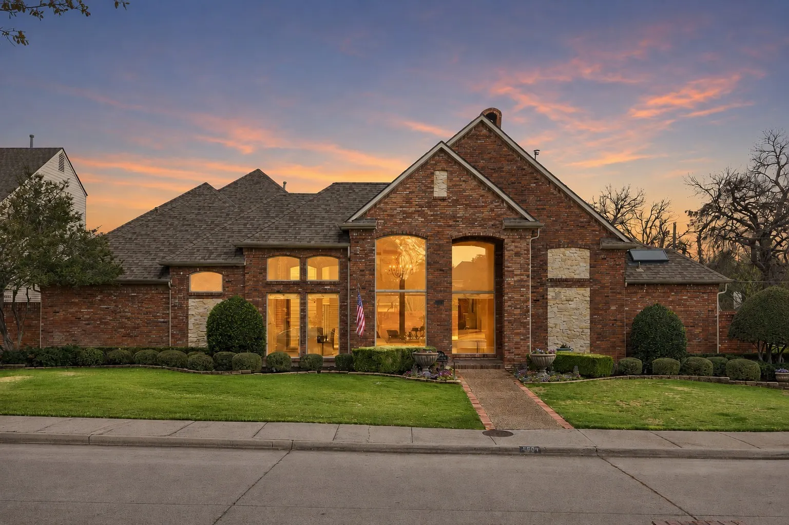 Single Family Residence For Sale in Collin County , 5604 Bent Creek Trail, Dallas, Texas 75252, 4 Bedroom, 4 Bathroom, 3 Garage spaces, 3,880 Sqft, built in 1985, mls#21352240, Real Estate Agent in Dallas, Homes For Sale in Collin county, Homes For Sale in Dallas, Realtor in Dallas Texas, Real Estate Brokerage Independent Realty Texas, Luminita Cordes Realtor