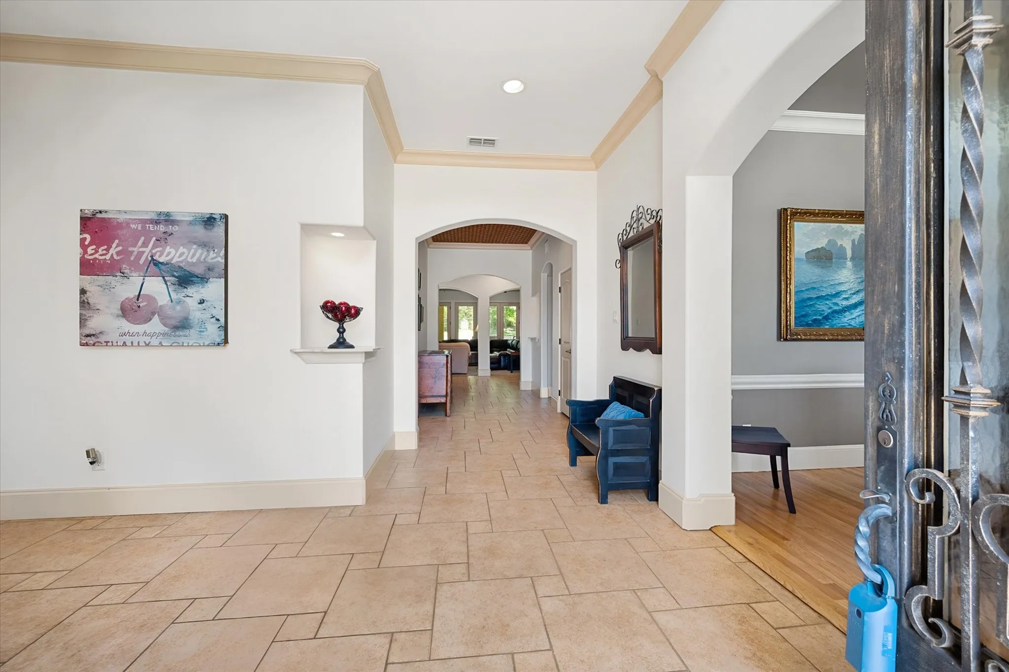 Single Family Residence For Sale in Tarrant County , 3001 Sunray Valley Court, Arlington, Texas 76012, 4 Bedroom, 4 Bathroom, 3 Garage spaces, 4,940 Sqft, built in 2005, mls#21358037, Real Estate Agent in Arlington, Homes For Sale in Tarrant county, Homes For Sale in Arlington, Realtor in Arlington Texas, Real Estate Brokerage Independent Realty Texas, Luminita Cordes Realtor