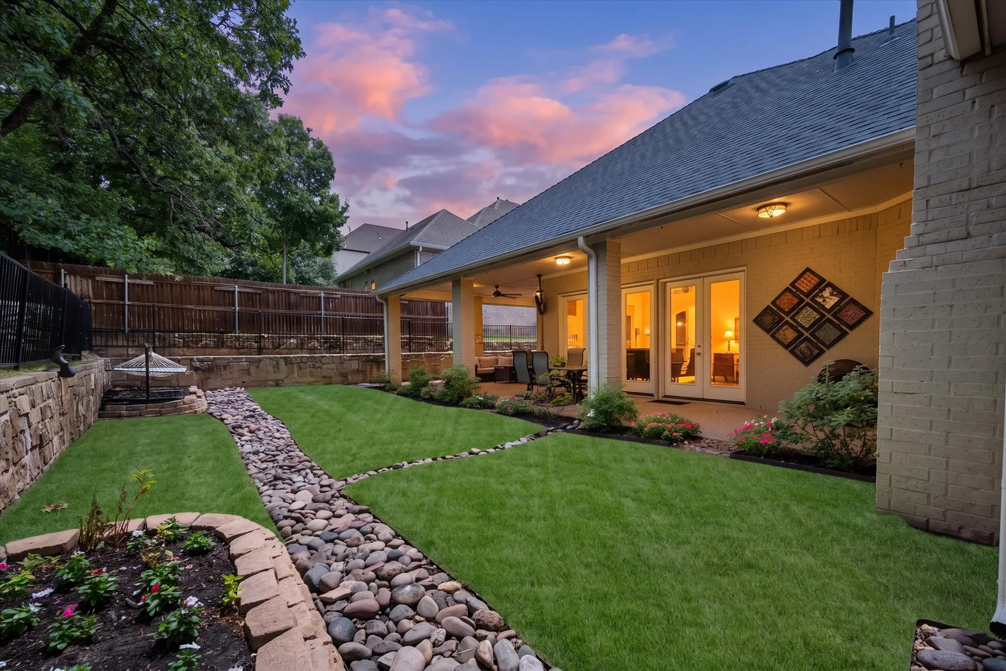 Single Family Residence For Sale in Tarrant County , 3001 Sunray Valley Court, Arlington, Texas 76012, 4 Bedroom, 4 Bathroom, 3 Garage spaces, 4,940 Sqft, built in 2005, mls#21358037, Real Estate Agent in Arlington, Homes For Sale in Tarrant county, Homes For Sale in Arlington, Realtor in Arlington Texas, Real Estate Brokerage Independent Realty Texas, Luminita Cordes Realtor