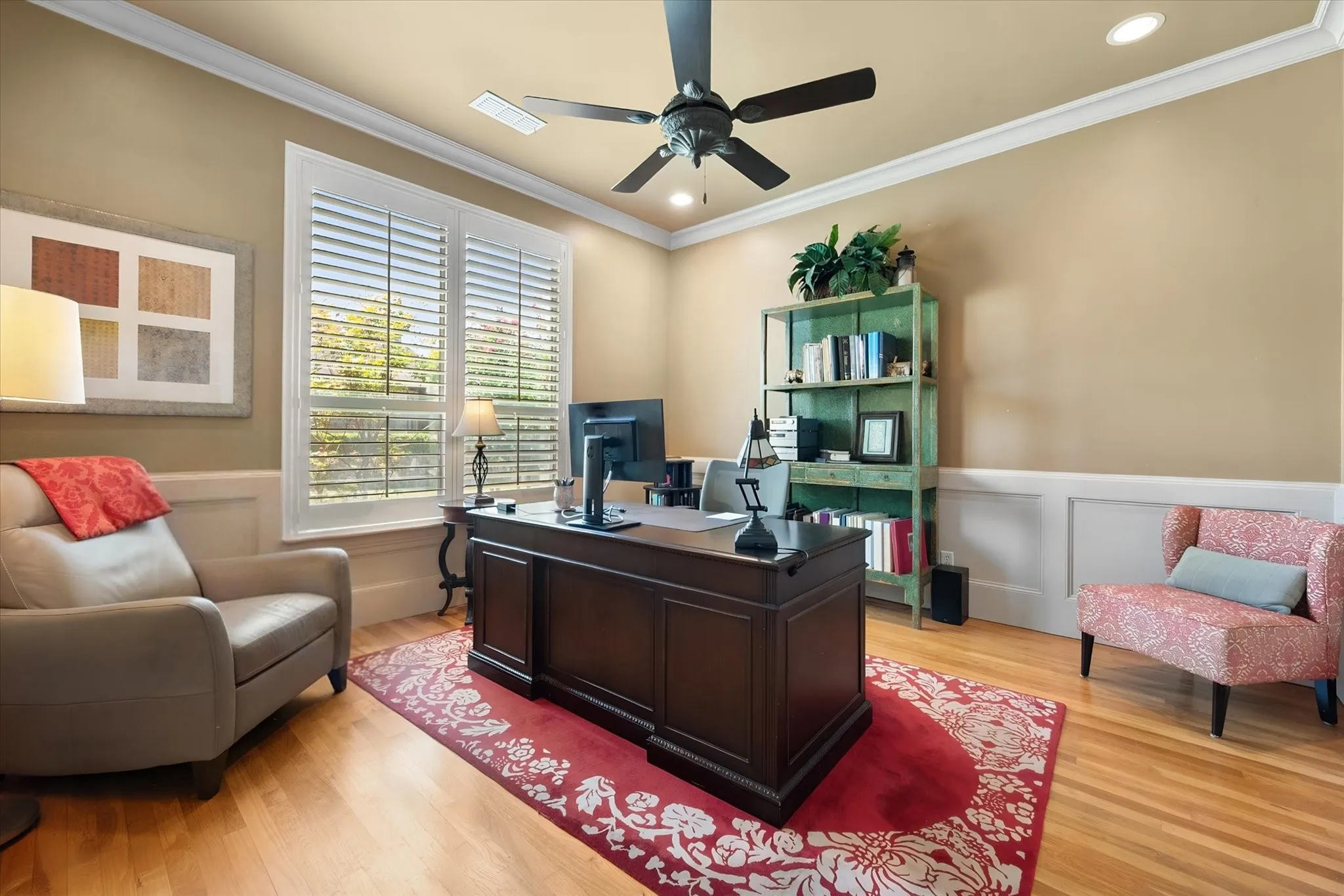 Single Family Residence For Sale in Tarrant County , 3001 Sunray Valley Court, Arlington, Texas 76012, 4 Bedroom, 4 Bathroom, 3 Garage spaces, 4,940 Sqft, built in 2005, mls#21358037, Real Estate Agent in Arlington, Homes For Sale in Tarrant county, Homes For Sale in Arlington, Realtor in Arlington Texas, Real Estate Brokerage Independent Realty Texas, Luminita Cordes Realtor
