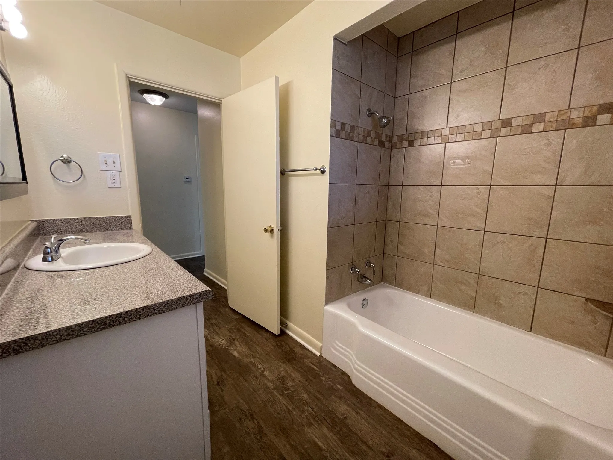 Single Family Residence For Rent in Tarrant County , 4616 Fawn Drive, Fort Worth, Texas 76132, 3 Bedroom, 2 Bathroom, Garage spaces, 2,002 Sqft, built in 1958, mls#21356134, Real Estate Agent in Fort Worth, Homes For Rent in Tarrant county, Homes For Rent in Fort Worth, Realtor in Fort Worth Texas, Real Estate Brokerage Independent Realty Texas, Luminita Cordes Realtor