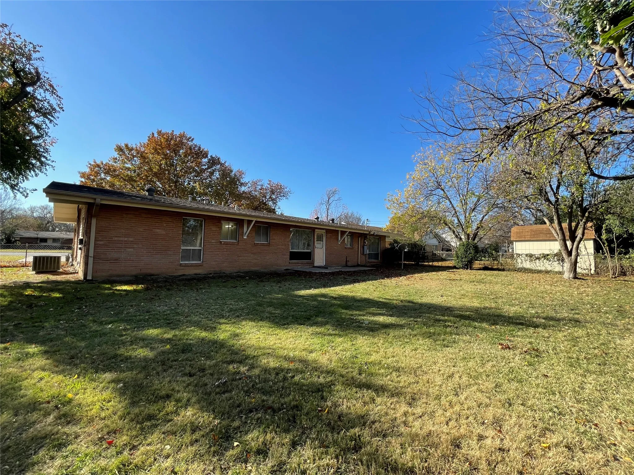Single Family Residence For Rent in Tarrant County , 4616 Fawn Drive, Fort Worth, Texas 76132, 3 Bedroom, 2 Bathroom, Garage spaces, 2,002 Sqft, built in 1958, mls#21356134, Real Estate Agent in Fort Worth, Homes For Rent in Tarrant county, Homes For Rent in Fort Worth, Realtor in Fort Worth Texas, Real Estate Brokerage Independent Realty Texas, Luminita Cordes Realtor