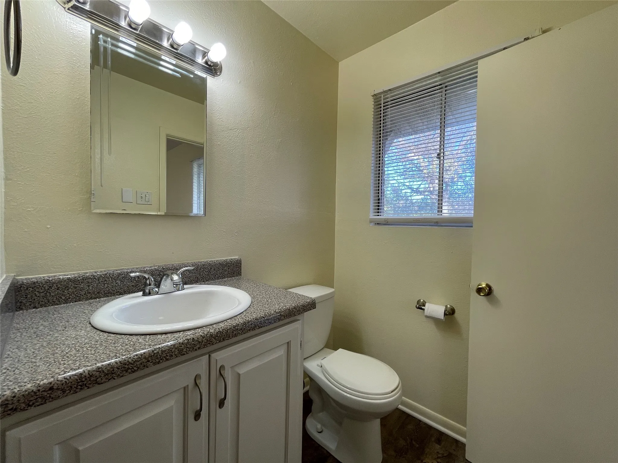 Single Family Residence For Rent in Tarrant County , 4616 Fawn Drive, Fort Worth, Texas 76132, 3 Bedroom, 2 Bathroom, Garage spaces, 2,002 Sqft, built in 1958, mls#21356134, Real Estate Agent in Fort Worth, Homes For Rent in Tarrant county, Homes For Rent in Fort Worth, Realtor in Fort Worth Texas, Real Estate Brokerage Independent Realty Texas, Luminita Cordes Realtor