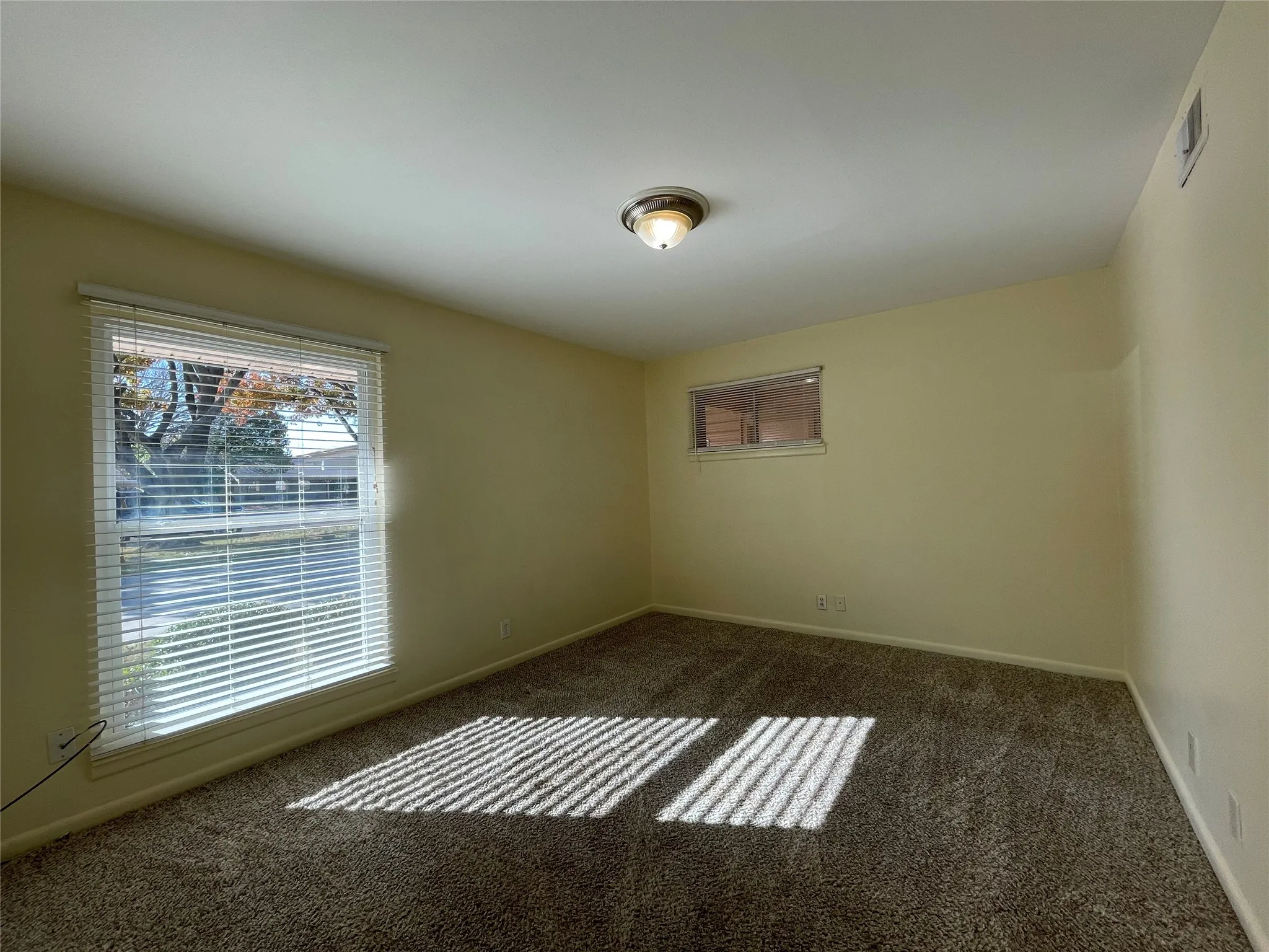 Single Family Residence For Rent in Tarrant County , 4616 Fawn Drive, Fort Worth, Texas 76132, 3 Bedroom, 2 Bathroom, Garage spaces, 2,002 Sqft, built in 1958, mls#21356134, Real Estate Agent in Fort Worth, Homes For Rent in Tarrant county, Homes For Rent in Fort Worth, Realtor in Fort Worth Texas, Real Estate Brokerage Independent Realty Texas, Luminita Cordes Realtor