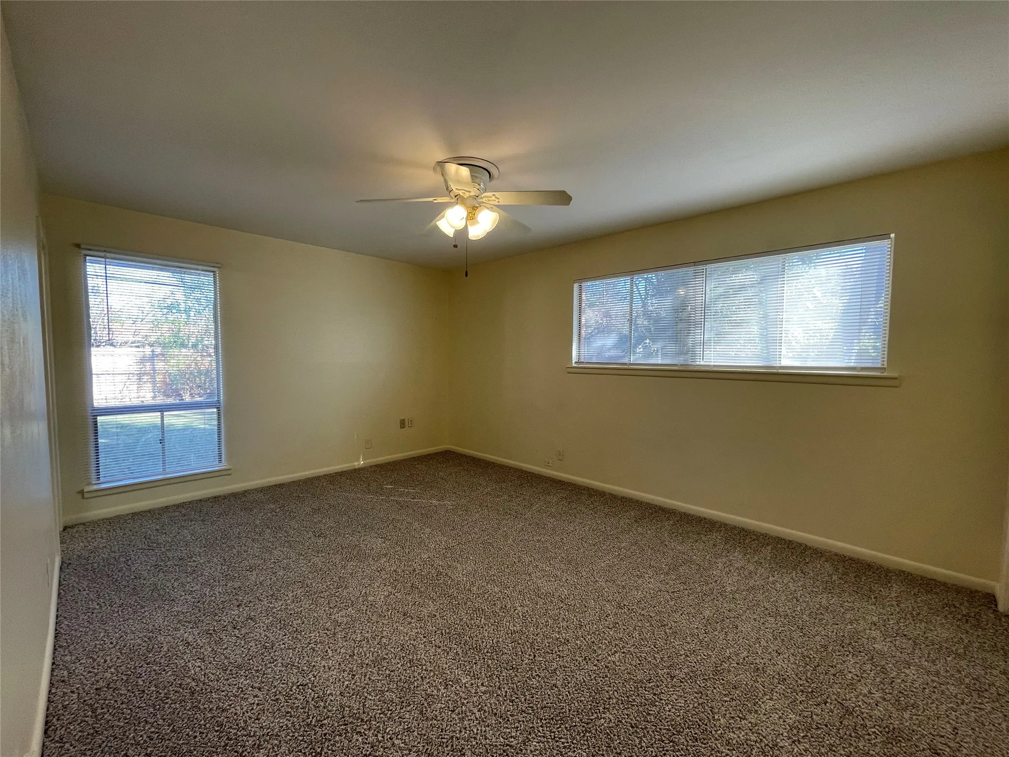 Single Family Residence For Rent in Tarrant County , 4616 Fawn Drive, Fort Worth, Texas 76132, 3 Bedroom, 2 Bathroom, Garage spaces, 2,002 Sqft, built in 1958, mls#21356134, Real Estate Agent in Fort Worth, Homes For Rent in Tarrant county, Homes For Rent in Fort Worth, Realtor in Fort Worth Texas, Real Estate Brokerage Independent Realty Texas, Luminita Cordes Realtor