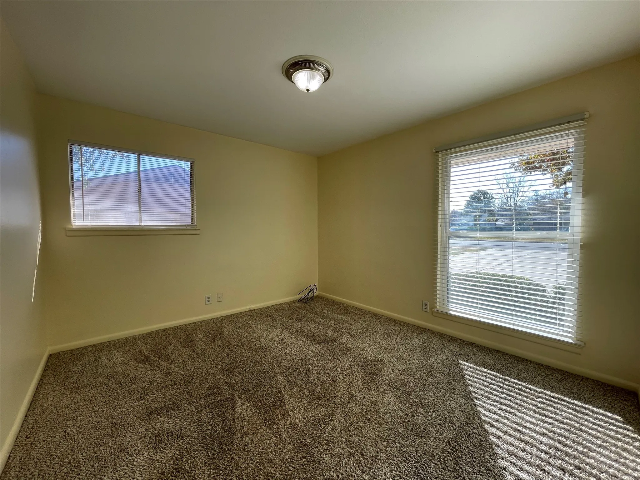 Single Family Residence For Rent in Tarrant County , 4616 Fawn Drive, Fort Worth, Texas 76132, 3 Bedroom, 2 Bathroom, Garage spaces, 2,002 Sqft, built in 1958, mls#21356134, Real Estate Agent in Fort Worth, Homes For Rent in Tarrant county, Homes For Rent in Fort Worth, Realtor in Fort Worth Texas, Real Estate Brokerage Independent Realty Texas, Luminita Cordes Realtor