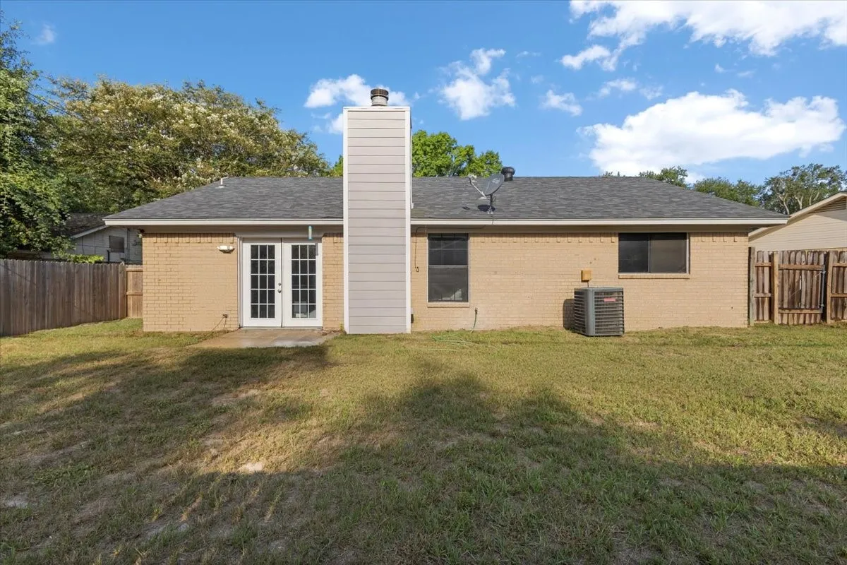 Single Family Residence For Sale in Henderson County , 710 Southwood Drive, Athens, Texas 75751, 3 Bedroom, 2 Bathroom, 1 Garage spaces, 1,221 Sqft, built in 0, mls#21359316, Real Estate Agent in Athens, Homes For Sale in Henderson county, Homes For Sale in Athens, Realtor in Athens Texas, Real Estate Brokerage Independent Realty Texas, Luminita Cordes Realtor