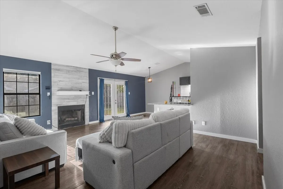 Single Family Residence For Sale in Henderson County , 710 Southwood Drive, Athens, Texas 75751, 3 Bedroom, 2 Bathroom, 1 Garage spaces, 1,221 Sqft, built in 0, mls#21359316, Real Estate Agent in Athens, Homes For Sale in Henderson county, Homes For Sale in Athens, Realtor in Athens Texas, Real Estate Brokerage Independent Realty Texas, Luminita Cordes Realtor
