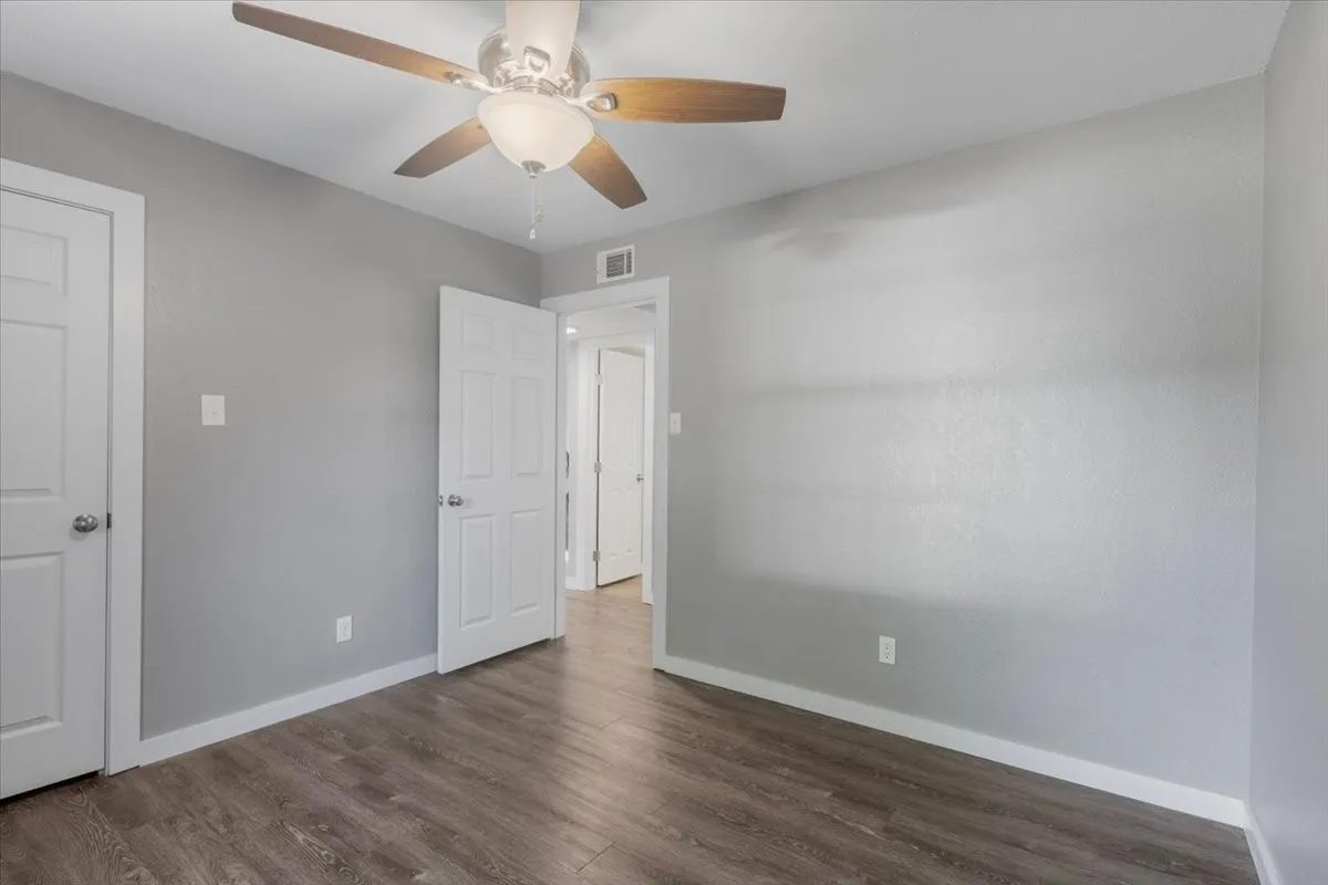 Single Family Residence For Sale in Henderson County , 710 Southwood Drive, Athens, Texas 75751, 3 Bedroom, 2 Bathroom, 1 Garage spaces, 1,221 Sqft, built in 0, mls#21359316, Real Estate Agent in Athens, Homes For Sale in Henderson county, Homes For Sale in Athens, Realtor in Athens Texas, Real Estate Brokerage Independent Realty Texas, Luminita Cordes Realtor