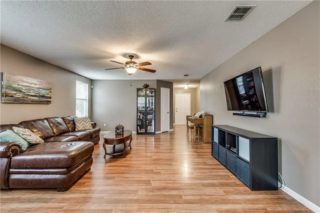 Single Family Residence For Rent in Denton County , 1608 Rialto Way, Fort Worth, Texas 76247, 3 Bedroom, 2 Bathroom, 2 Garage spaces, 1,647 Sqft, built in 2005, Price $1,895, mls#21359172, Real Estate Agent in Fort Worth, Homes For Rent in Denton county, Homes For Rent in Fort Worth, Realtor in Fort Worth Texas, Real Estate Brokerage Independent Realty Texas, Luminita Cordes Realtor