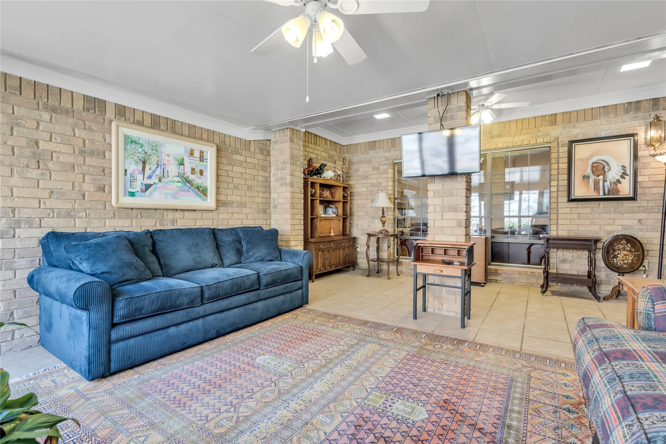 Single Family Residence For Sale in Smith County , 501 Hyde Park, Tyler, Texas 75701, 3 Bedroom, 3 Bathroom, 2 Garage spaces, 2,613 Sqft, built in 1983, mls#21359323, Real Estate Agent in Tyler, Homes For Sale in Smith county, Homes For Sale in Tyler, Realtor in Tyler Texas, Real Estate Brokerage Independent Realty Texas, Luminita Cordes Realtor