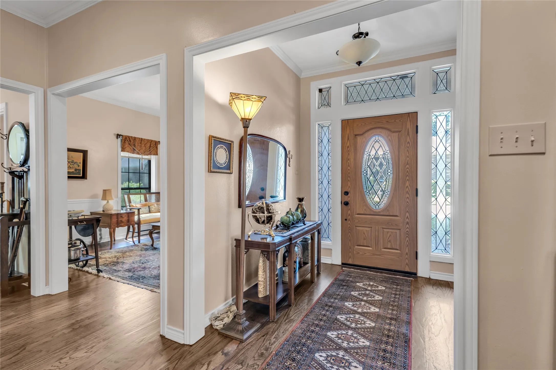 Single Family Residence For Sale in Smith County , 501 Hyde Park, Tyler, Texas 75701, 3 Bedroom, 3 Bathroom, 2 Garage spaces, 2,613 Sqft, built in 1983, mls#21359323, Real Estate Agent in Tyler, Homes For Sale in Smith county, Homes For Sale in Tyler, Realtor in Tyler Texas, Real Estate Brokerage Independent Realty Texas, Luminita Cordes Realtor