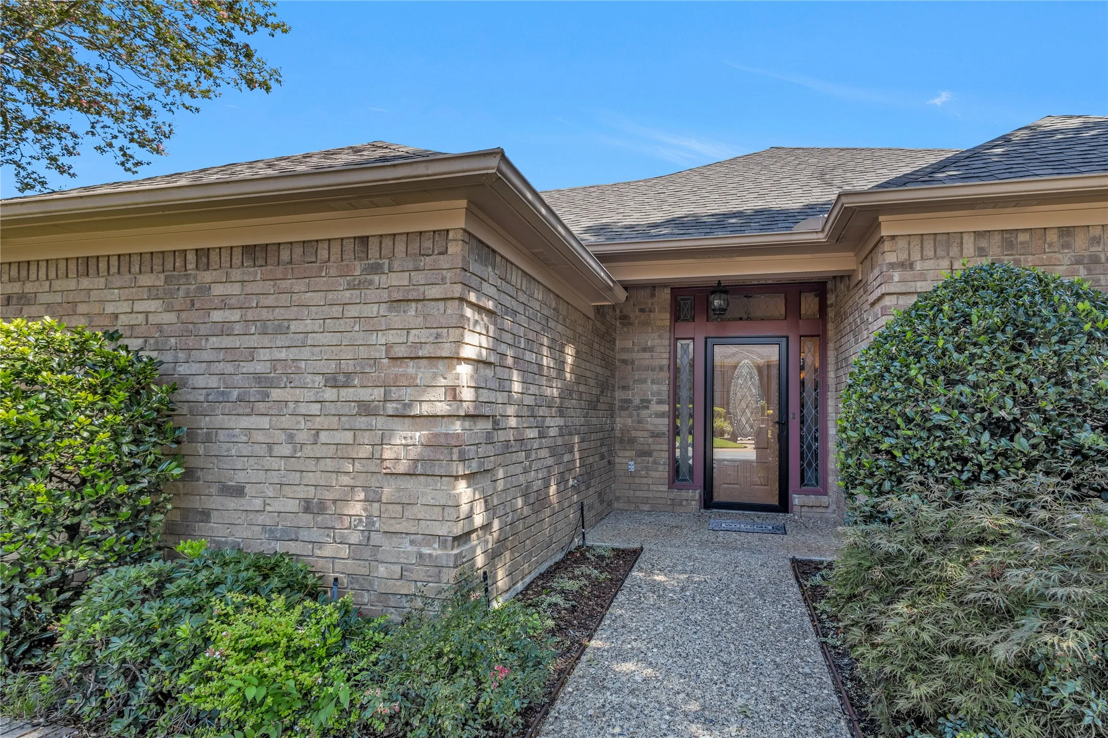 Single Family Residence For Sale in Smith County , 501 Hyde Park, Tyler, Texas 75701, 3 Bedroom, 3 Bathroom, 2 Garage spaces, 2,613 Sqft, built in 1983, mls#21359323, Real Estate Agent in Tyler, Homes For Sale in Smith county, Homes For Sale in Tyler, Realtor in Tyler Texas, Real Estate Brokerage Independent Realty Texas, Luminita Cordes Realtor