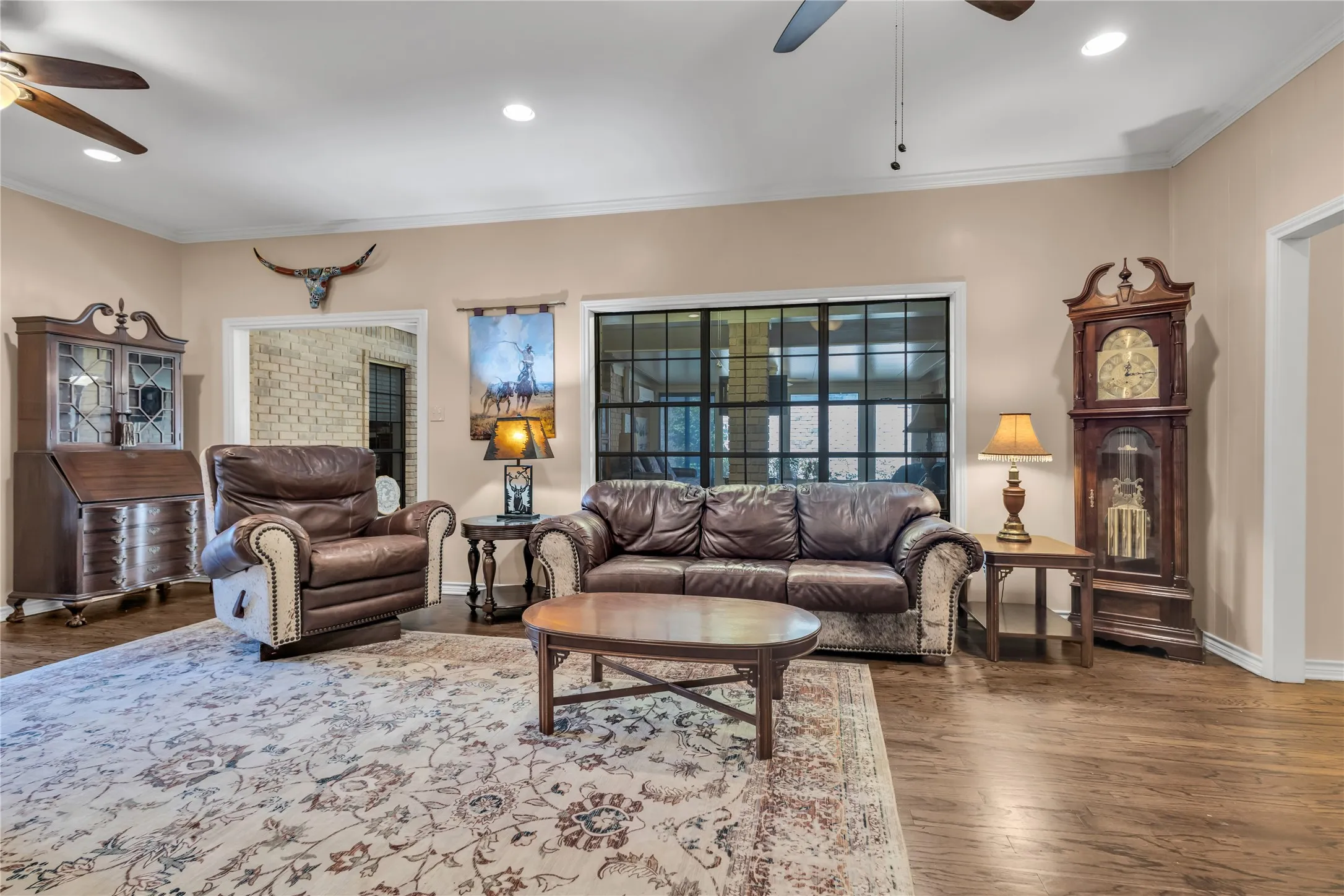 Single Family Residence For Sale in Smith County , 501 Hyde Park, Tyler, Texas 75701, 3 Bedroom, 3 Bathroom, 2 Garage spaces, 2,613 Sqft, built in 1983, mls#21359323, Real Estate Agent in Tyler, Homes For Sale in Smith county, Homes For Sale in Tyler, Realtor in Tyler Texas, Real Estate Brokerage Independent Realty Texas, Luminita Cordes Realtor