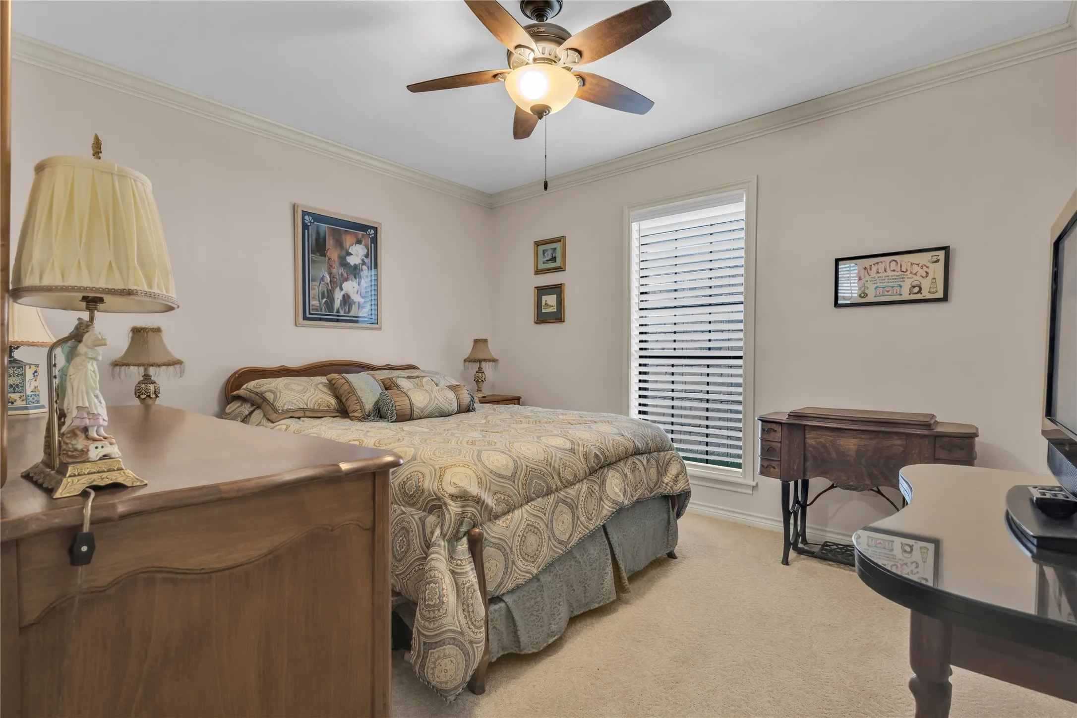 Single Family Residence For Sale in Smith County , 501 Hyde Park, Tyler, Texas 75701, 3 Bedroom, 3 Bathroom, 2 Garage spaces, 2,613 Sqft, built in 1983, mls#21359323, Real Estate Agent in Tyler, Homes For Sale in Smith county, Homes For Sale in Tyler, Realtor in Tyler Texas, Real Estate Brokerage Independent Realty Texas, Luminita Cordes Realtor