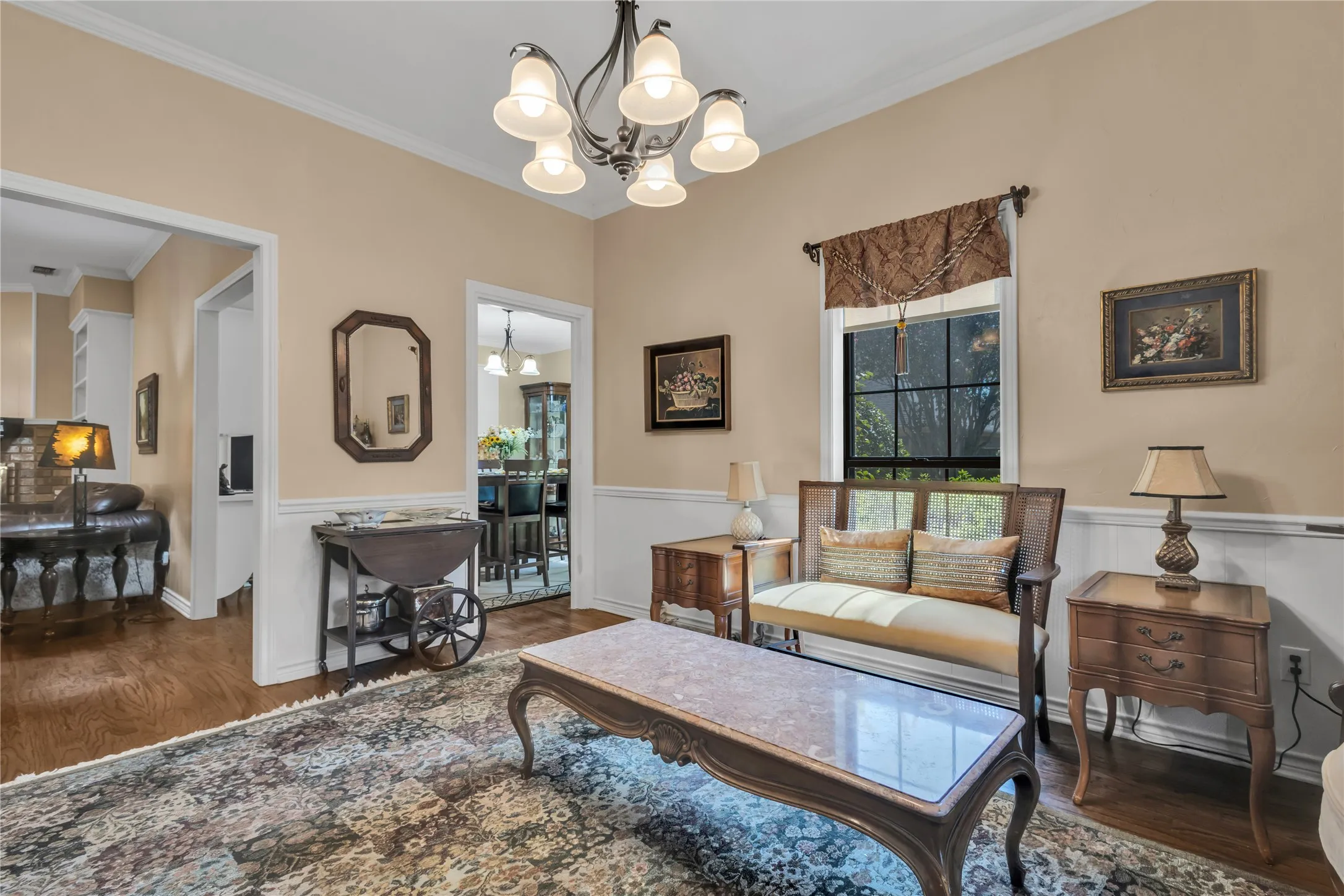 Single Family Residence For Sale in Smith County , 501 Hyde Park, Tyler, Texas 75701, 3 Bedroom, 3 Bathroom, 2 Garage spaces, 2,613 Sqft, built in 1983, mls#21359323, Real Estate Agent in Tyler, Homes For Sale in Smith county, Homes For Sale in Tyler, Realtor in Tyler Texas, Real Estate Brokerage Independent Realty Texas, Luminita Cordes Realtor
