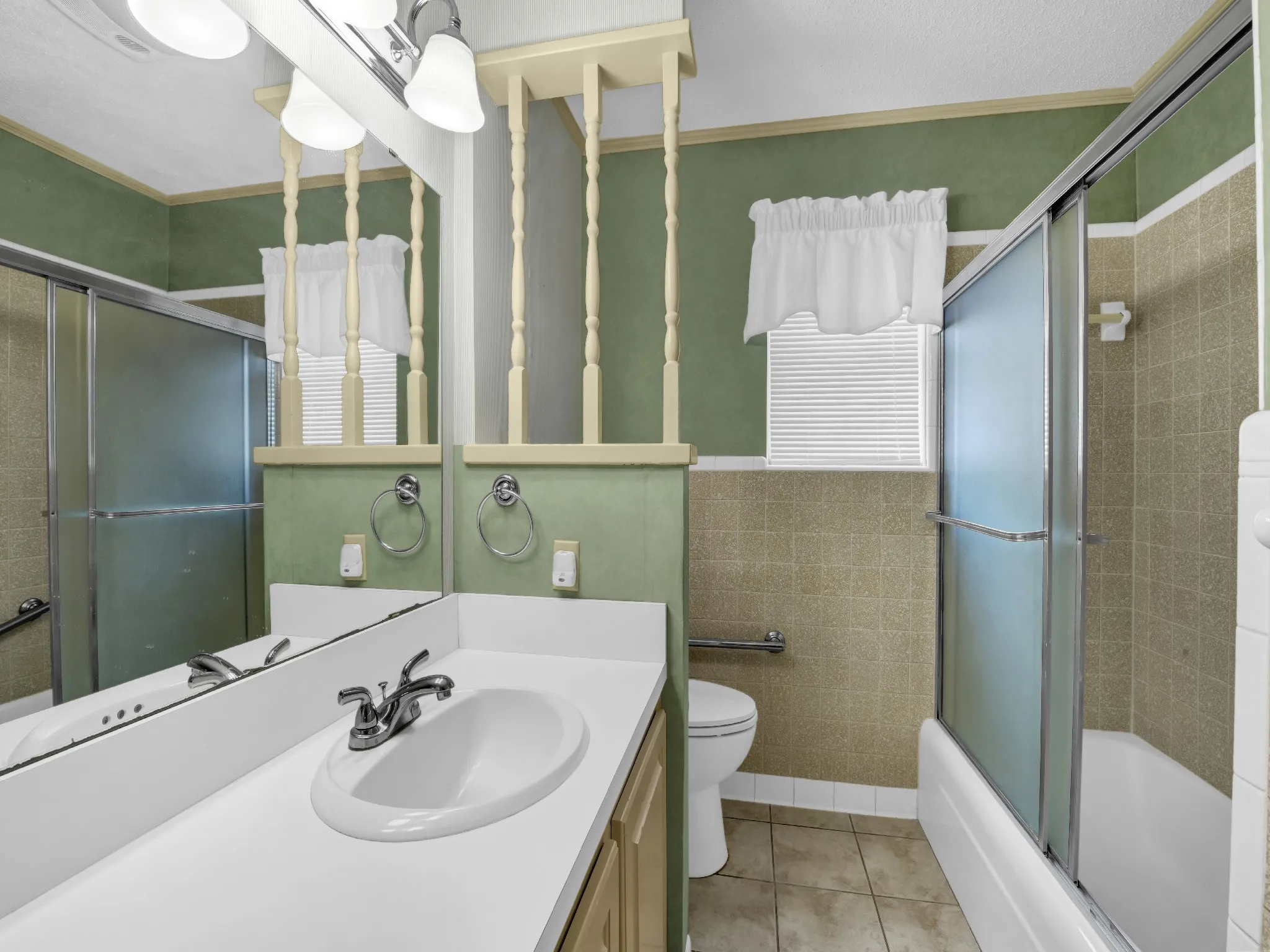 Single Family Residence For Sale in Johnson County , 5108 Woodard Avenue, Cleburne, Texas 76033, 3 Bedroom, 2 Bathroom, 2 Garage spaces, 2,354 Sqft, built in 1971, mls#21359325, Real Estate Agent in Cleburne, Homes For Sale in Johnson county, Homes For Sale in Cleburne, Realtor in Cleburne Texas, Real Estate Brokerage Independent Realty Texas, Luminita Cordes Realtor