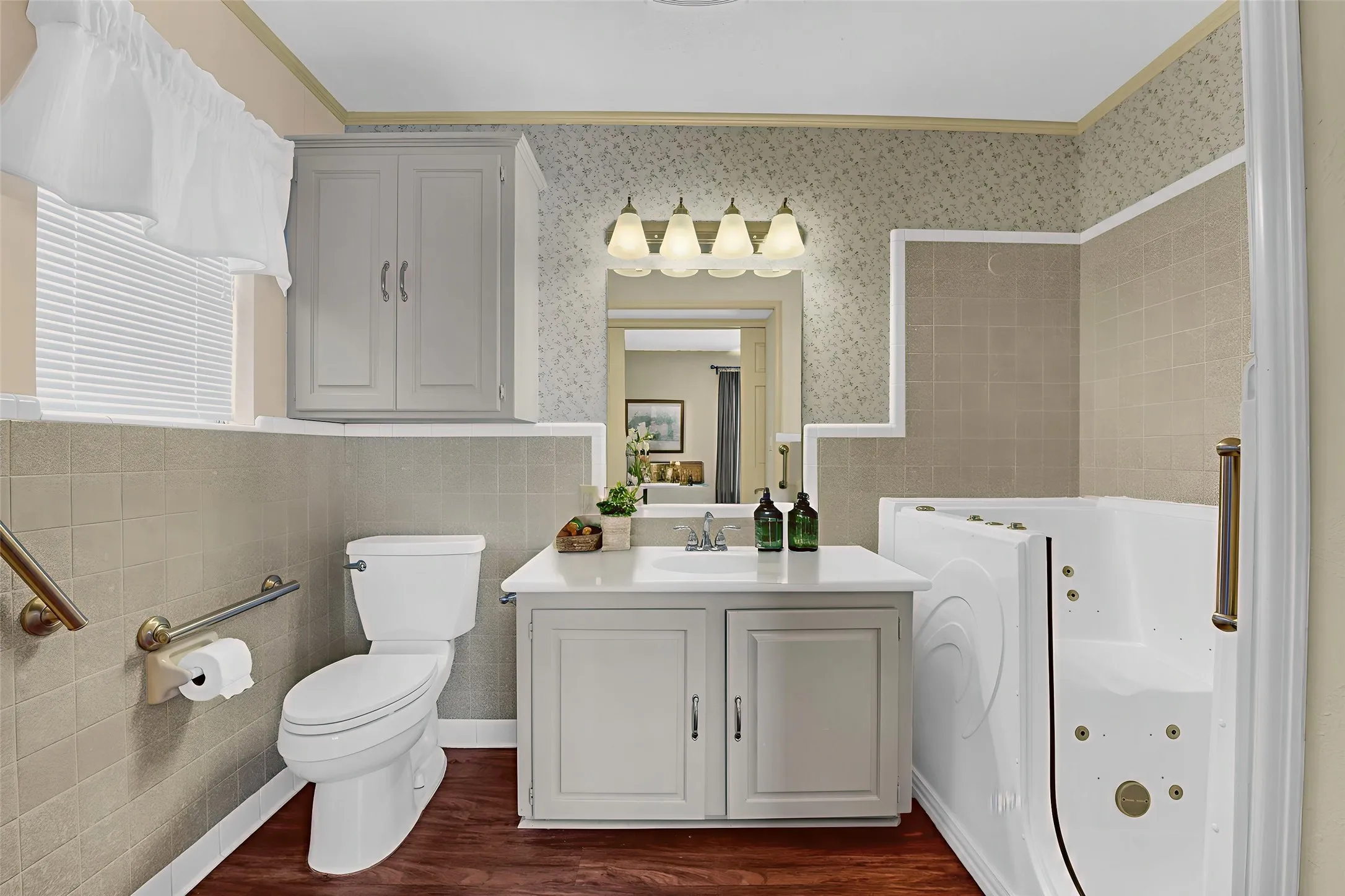 Single Family Residence For Sale in Johnson County , 5108 Woodard Avenue, Cleburne, Texas 76033, 3 Bedroom, 2 Bathroom, 2 Garage spaces, 2,354 Sqft, built in 1971, mls#21359325, Real Estate Agent in Cleburne, Homes For Sale in Johnson county, Homes For Sale in Cleburne, Realtor in Cleburne Texas, Real Estate Brokerage Independent Realty Texas, Luminita Cordes Realtor