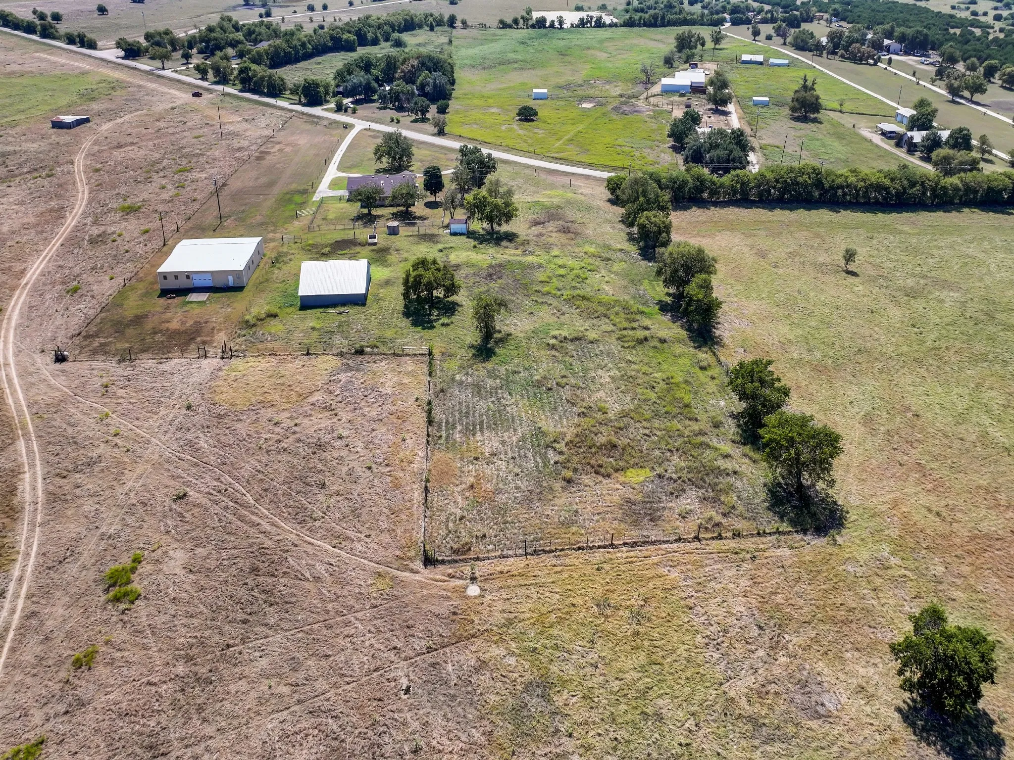 Single Family Residence For Sale in Johnson County , 5108 Woodard Avenue, Cleburne, Texas 76033, 3 Bedroom, 2 Bathroom, 2 Garage spaces, 2,354 Sqft, built in 1971, mls#21359325, Real Estate Agent in Cleburne, Homes For Sale in Johnson county, Homes For Sale in Cleburne, Realtor in Cleburne Texas, Real Estate Brokerage Independent Realty Texas, Luminita Cordes Realtor