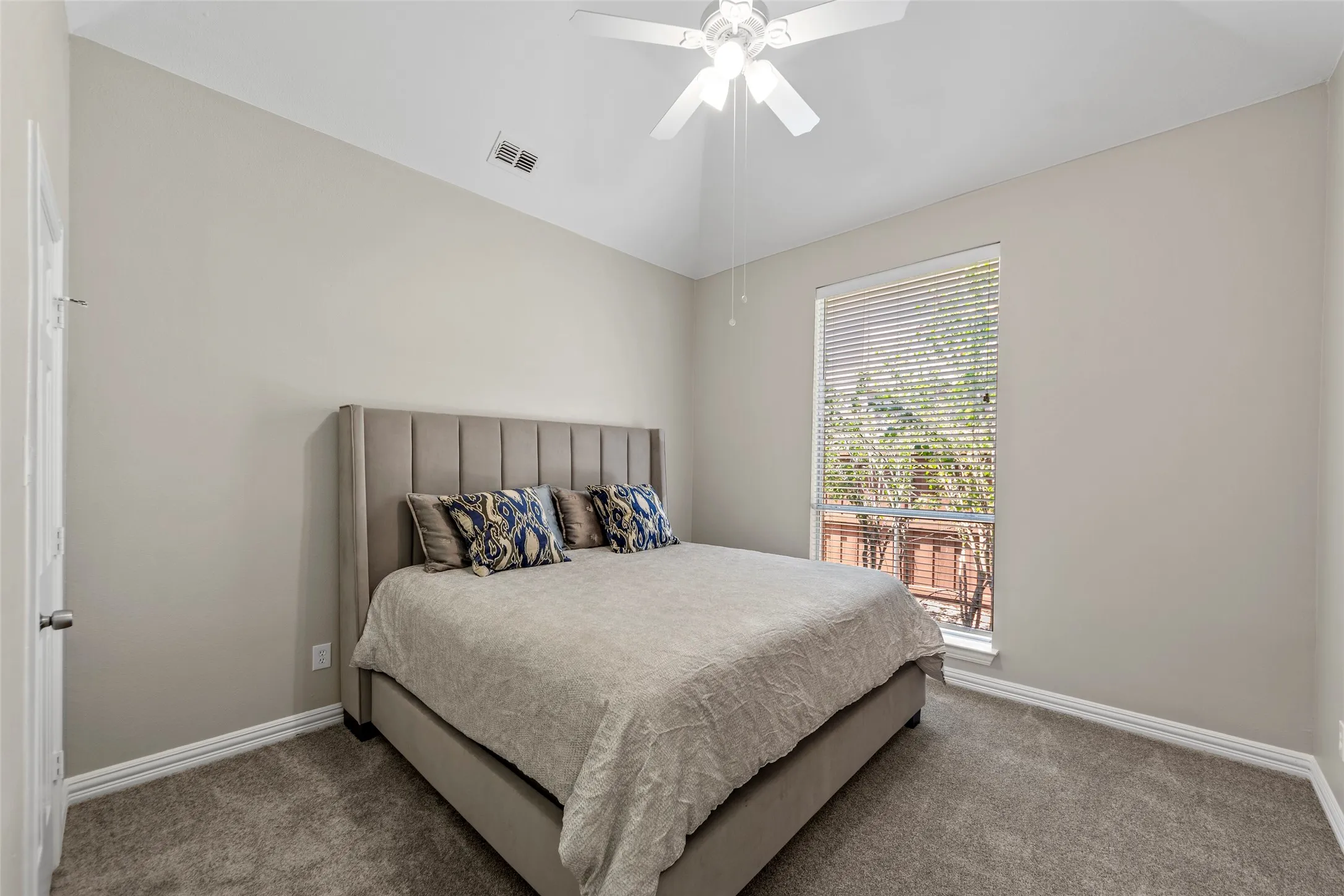 Single Family Residence For Sale in Collin County , 707 Twin Creeks Drive, Allen, Texas 75013, 4 Bedroom, 3 Bathroom, 2 Garage spaces, 2,755 Sqft, built in 1994, mls#21358083, Real Estate Agent in Allen, Homes For Sale in Collin county, Homes For Sale in Allen, Realtor in Allen Texas, Real Estate Brokerage Independent Realty Texas, Luminita Cordes Realtor